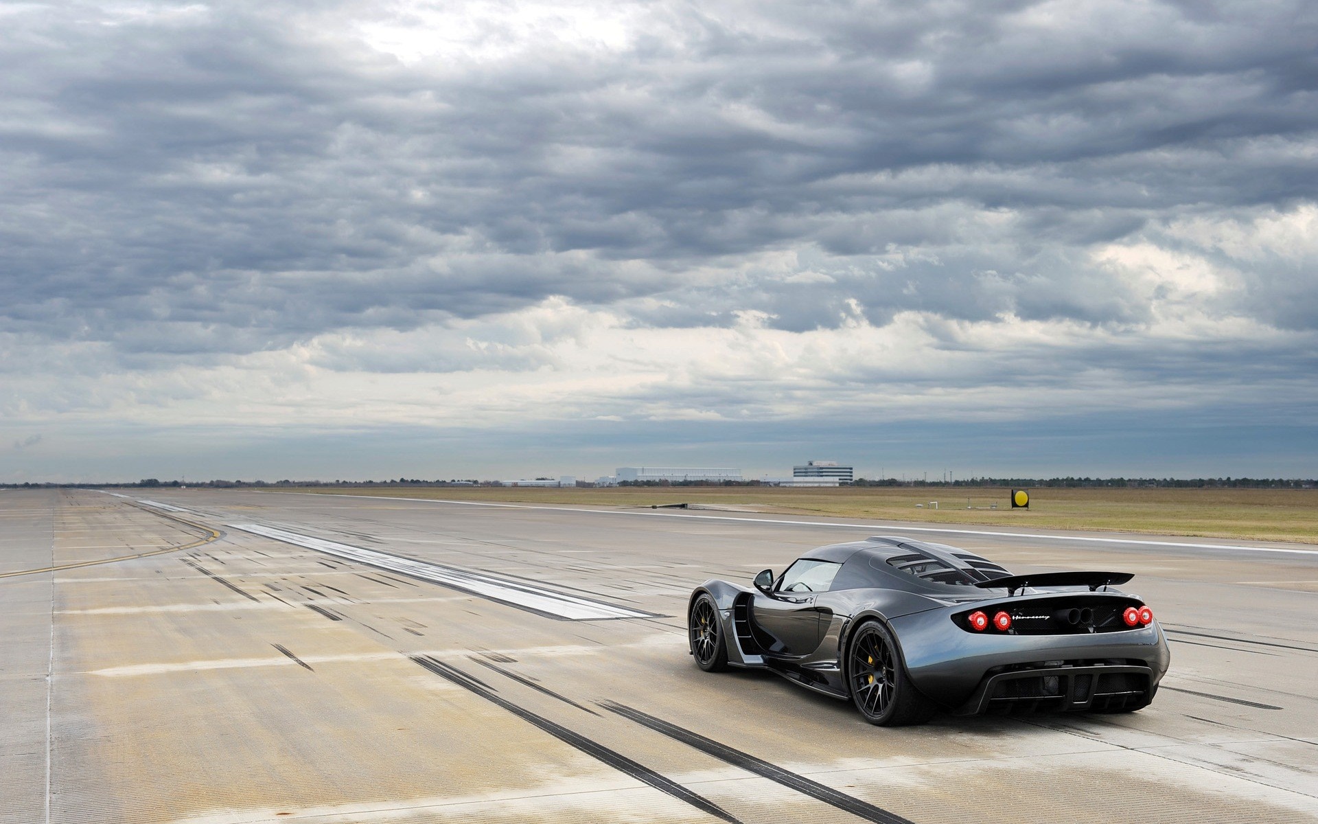 Hennessey Venom GT on an airport runway HD Wallpaper