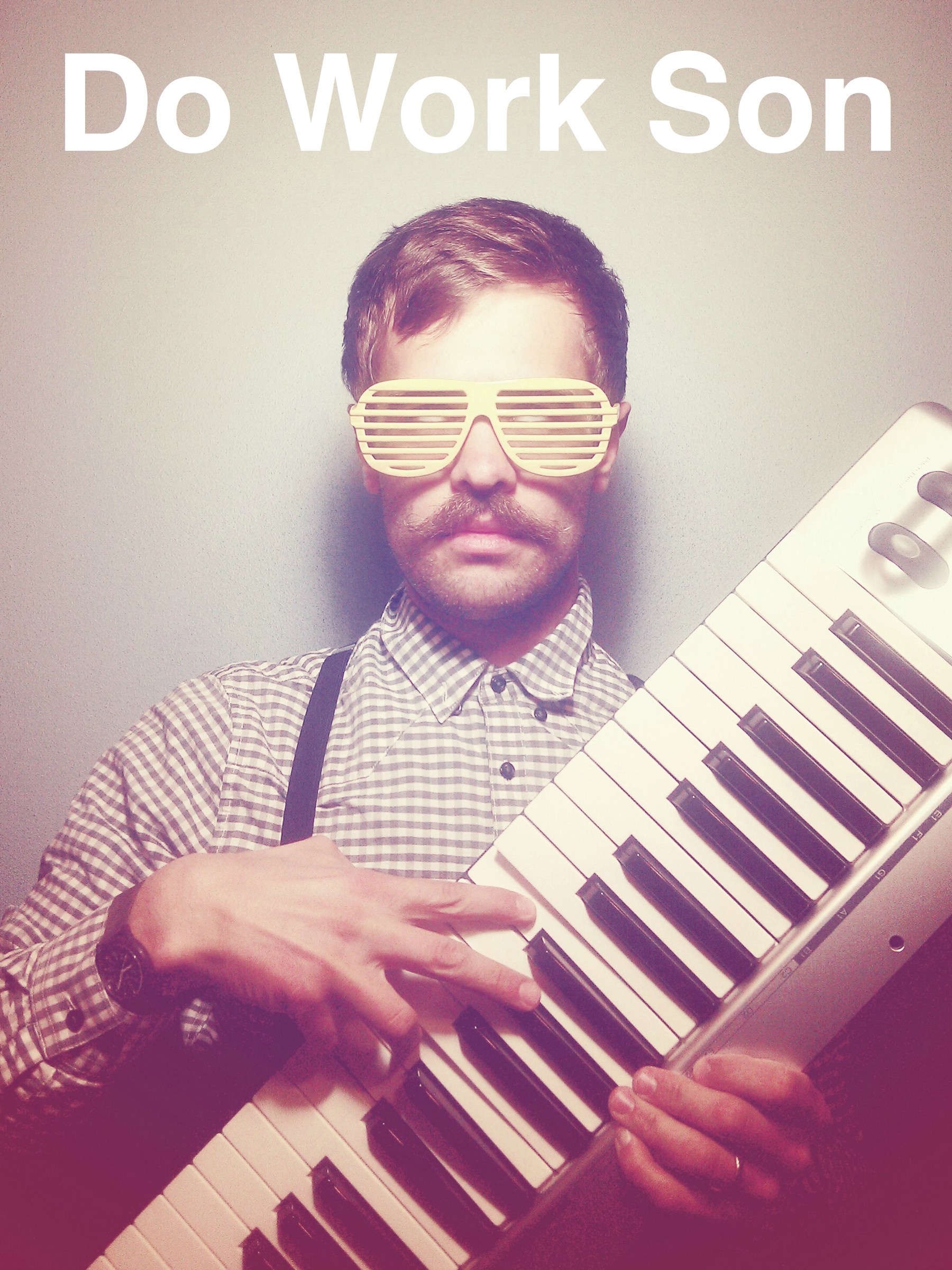 Man with shutter glasses plays a synthesizer HD Wallpaper
