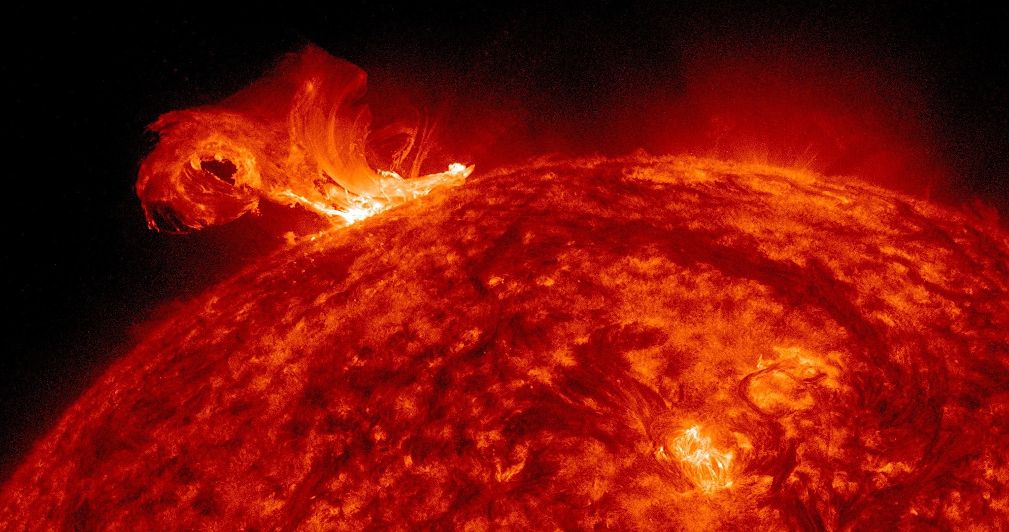 The Sun's Corona and Solar Flare HD Wallpaper