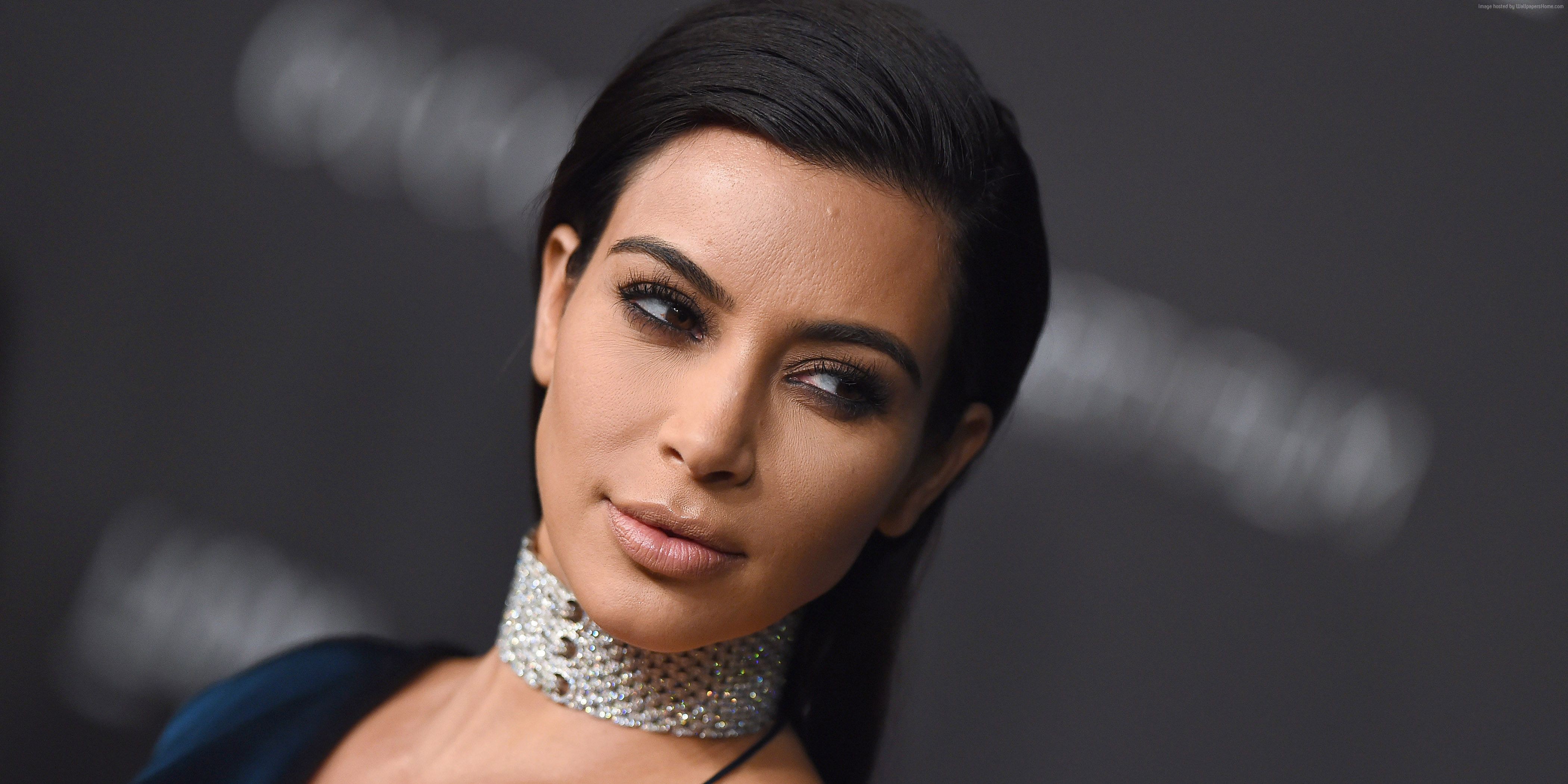 Kim Kardashian at the 2015 Grammy Awards HD Wallpaper