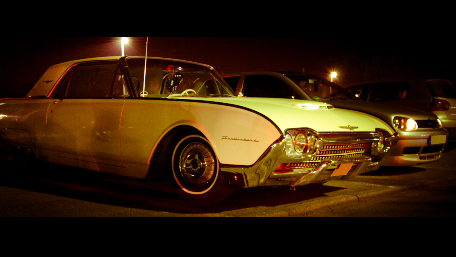 White Ford Thunderbird parked at night HD Wallpaper