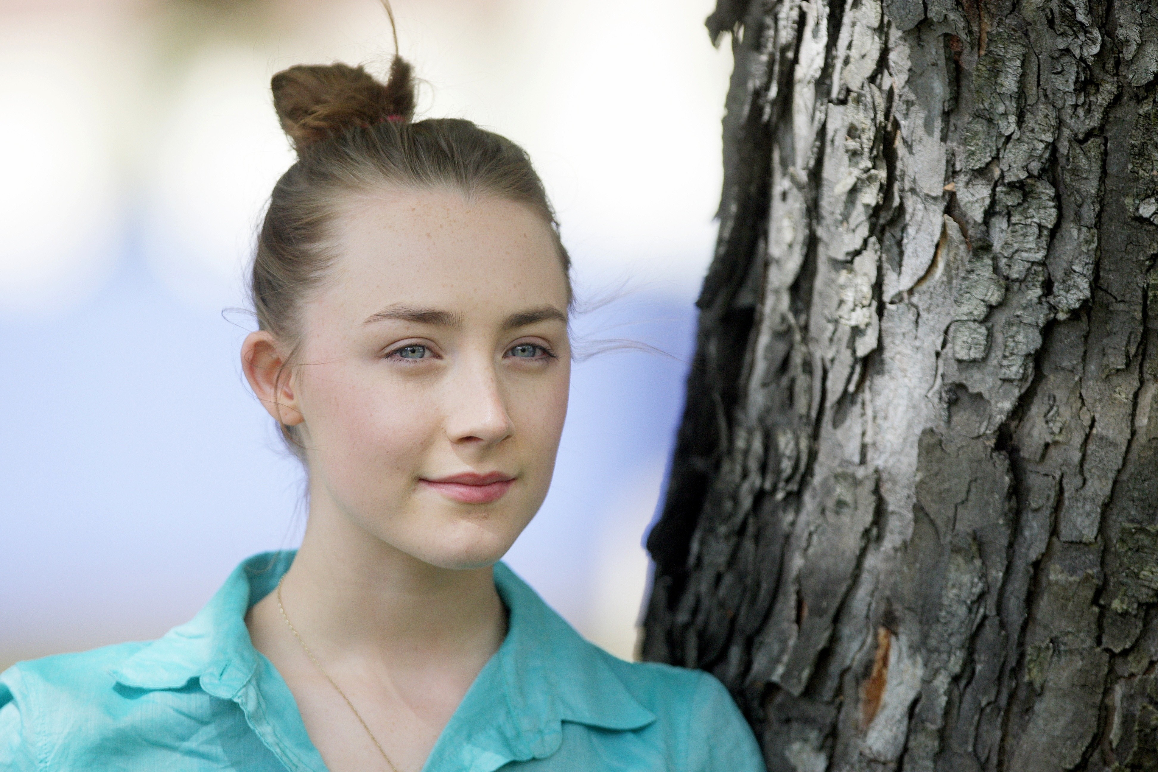 Saoirse Ronan portrait photography HD Wallpaper