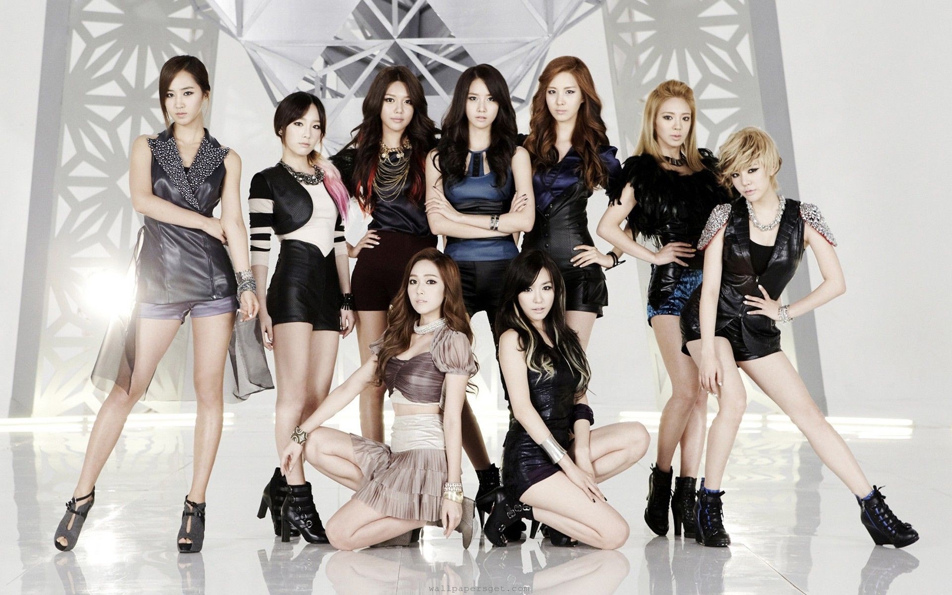 Girls Generation K-pop group posing in fashion outfits HD Wallpaper