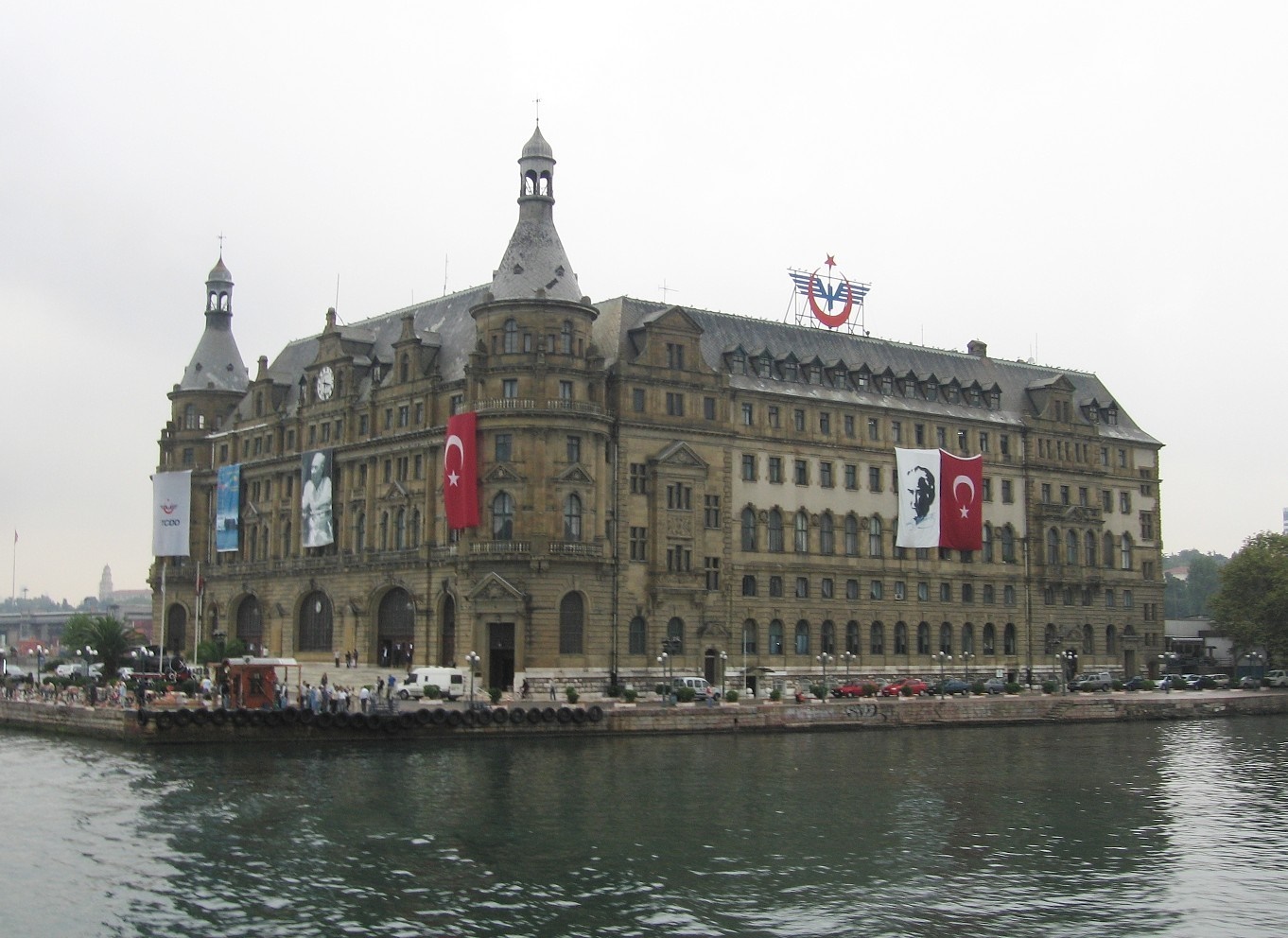 Haydarpaşa Train Station in Istanbul HD Wallpaper