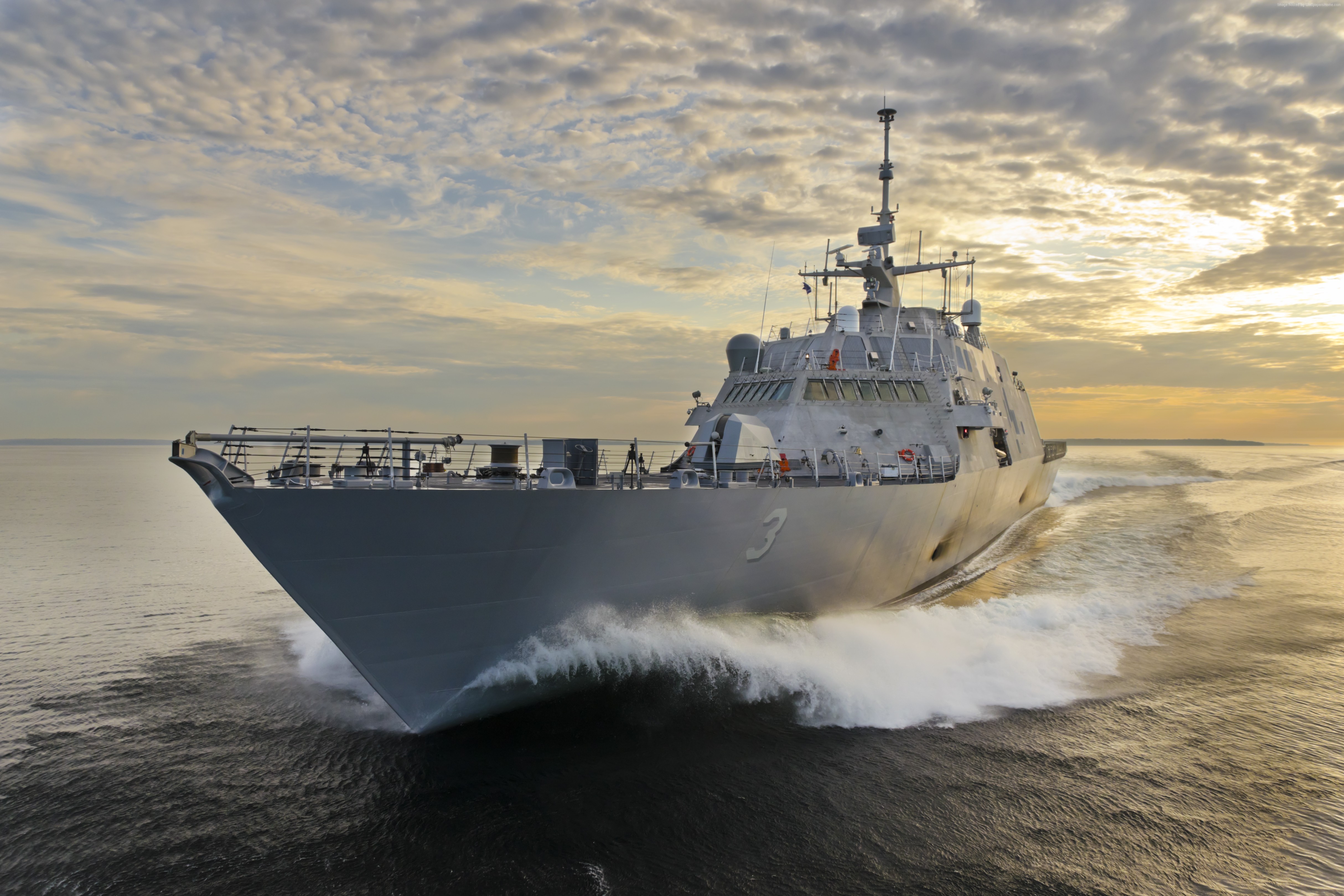 USS Fort Worth (LCS-3) Freedom-class combat ship sailing HD Wallpaper