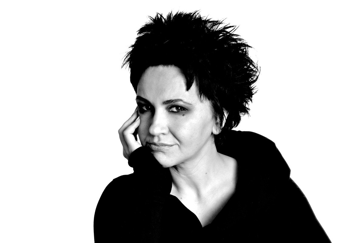 Amira Medunjanin, Bosnian singer, monochrome portrait HD Wallpaper