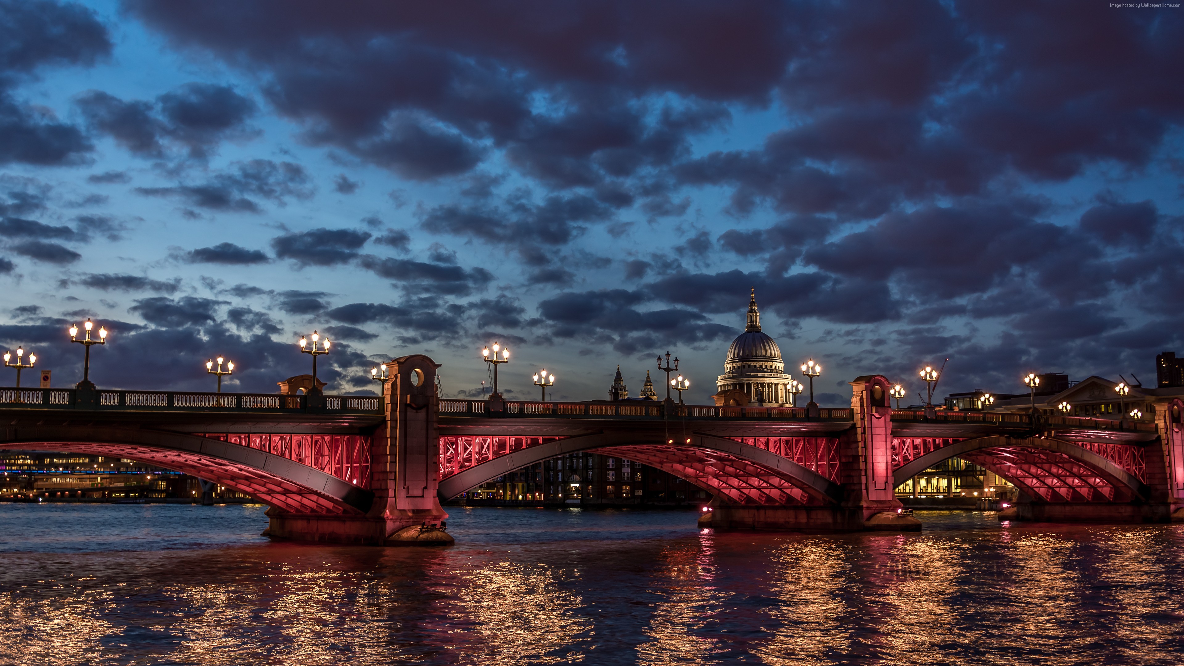 London Bridge at Twilight with St. Paul's Cathedral HD Wallpaper