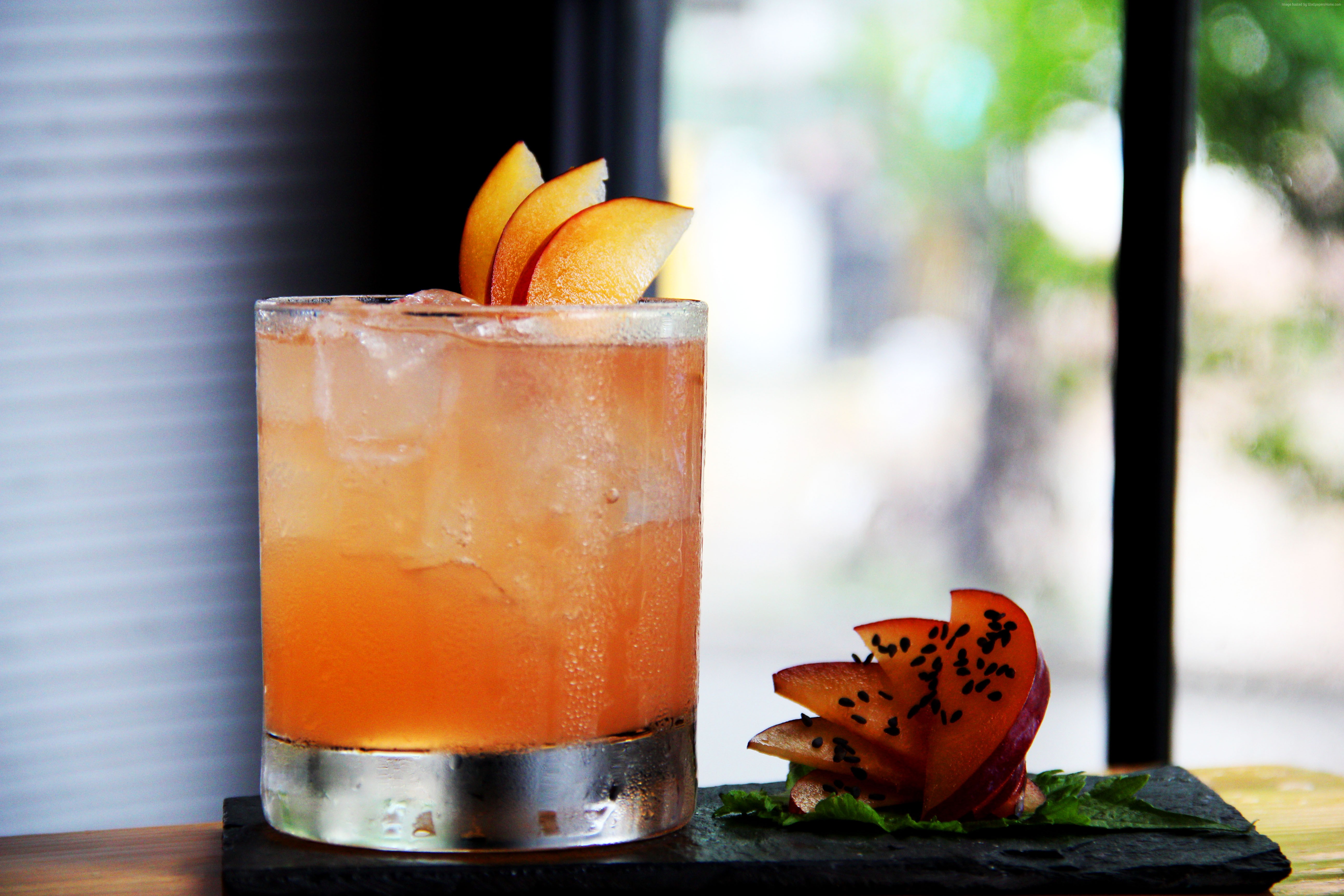 Cocktail with peach slices and mint HD Wallpaper