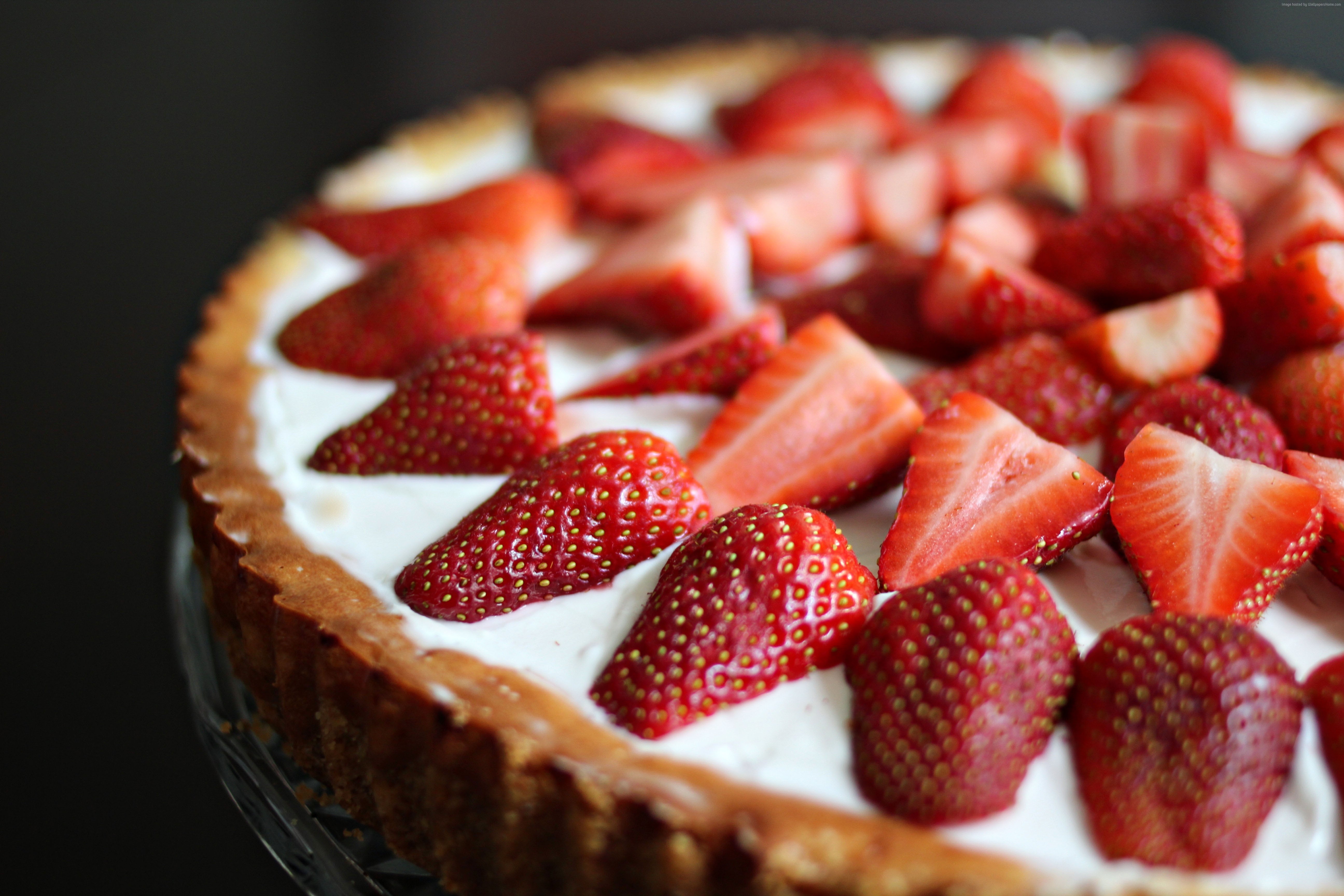 Strawberry Tart with Cream HD Wallpaper