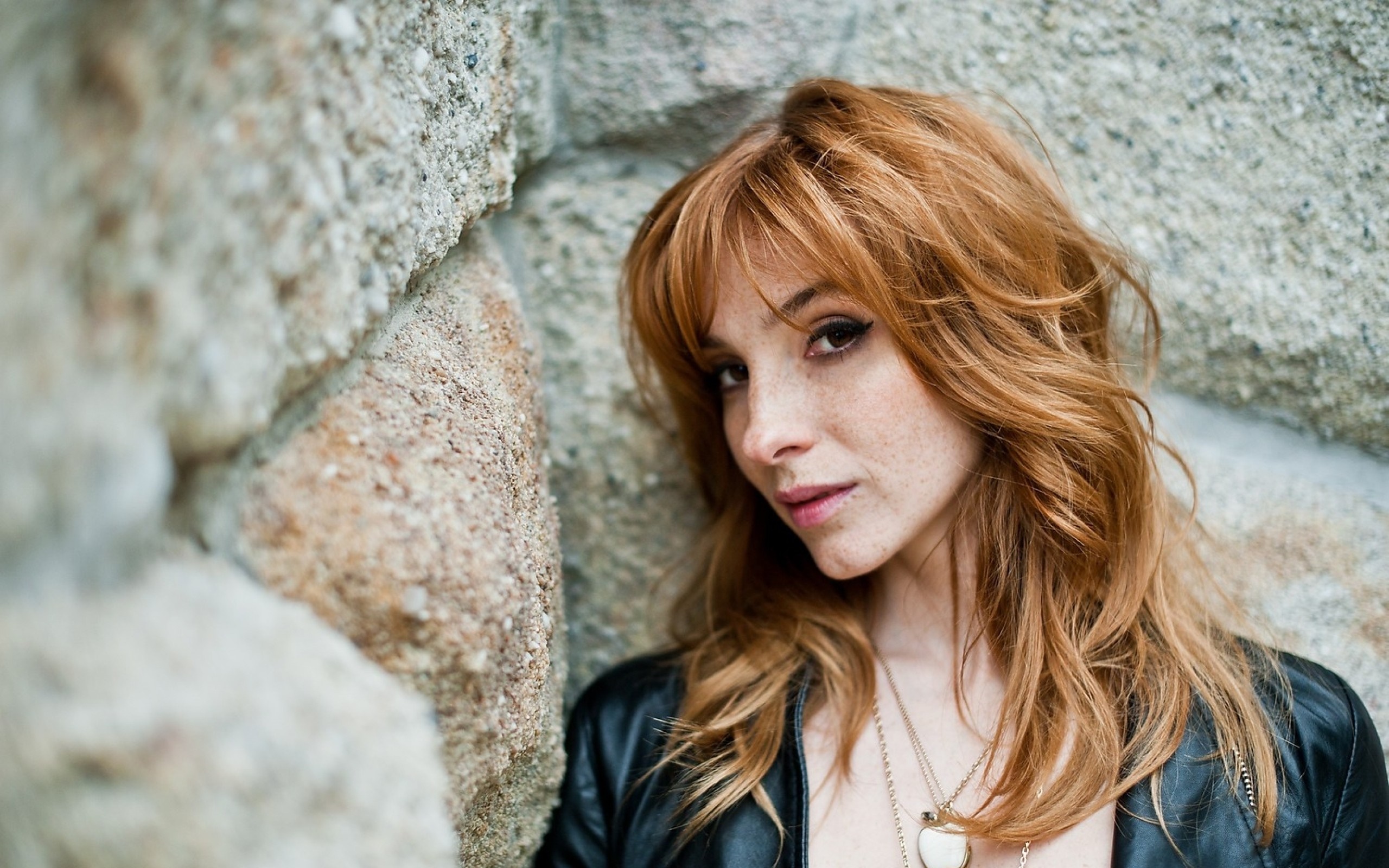 Portrait of a Redhead Woman with Freckles and Leather Jacket HD Wallpaper