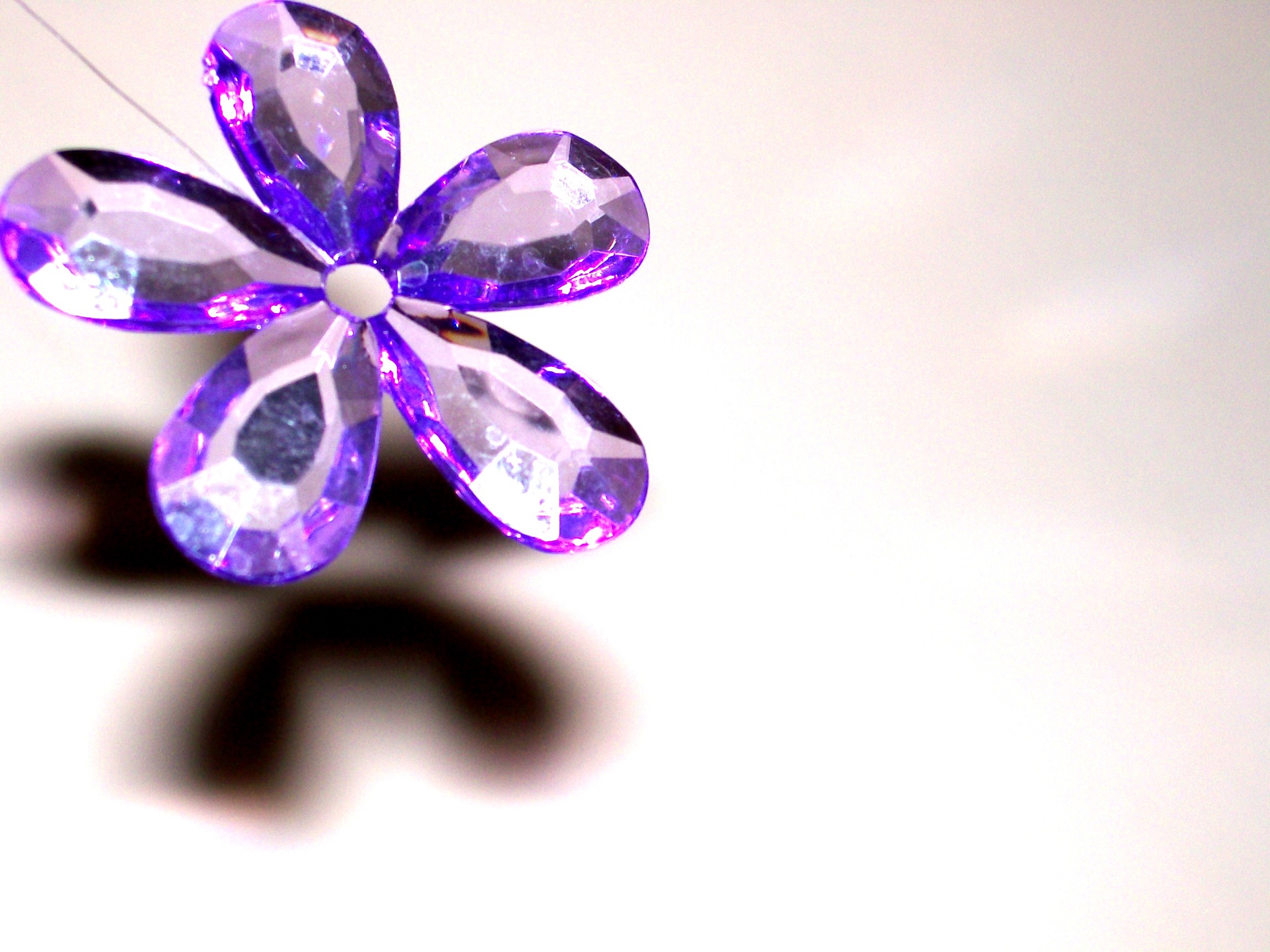 Purple gemstone flower macro photography HD Wallpaper