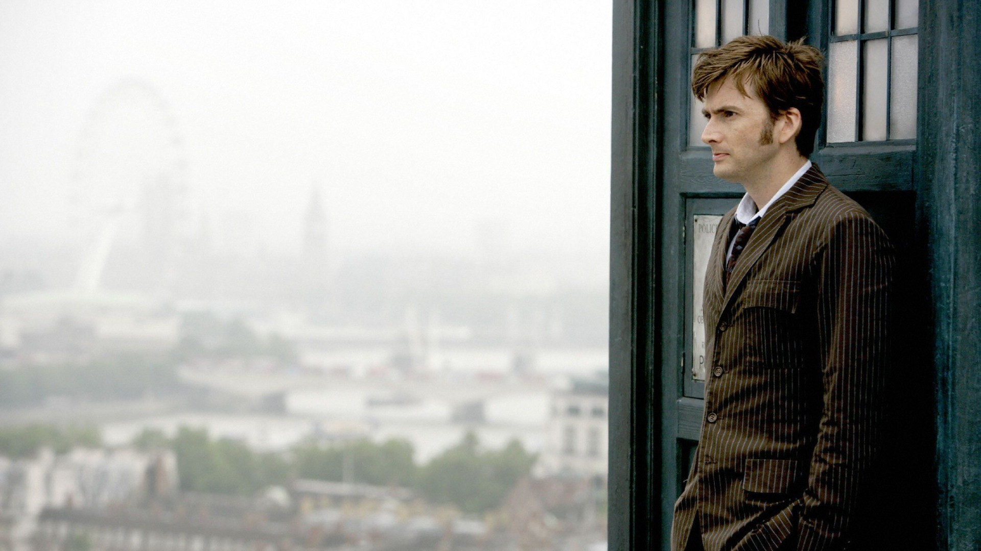 David Tennant as The Doctor from Doctor Who in London HD Wallpaper