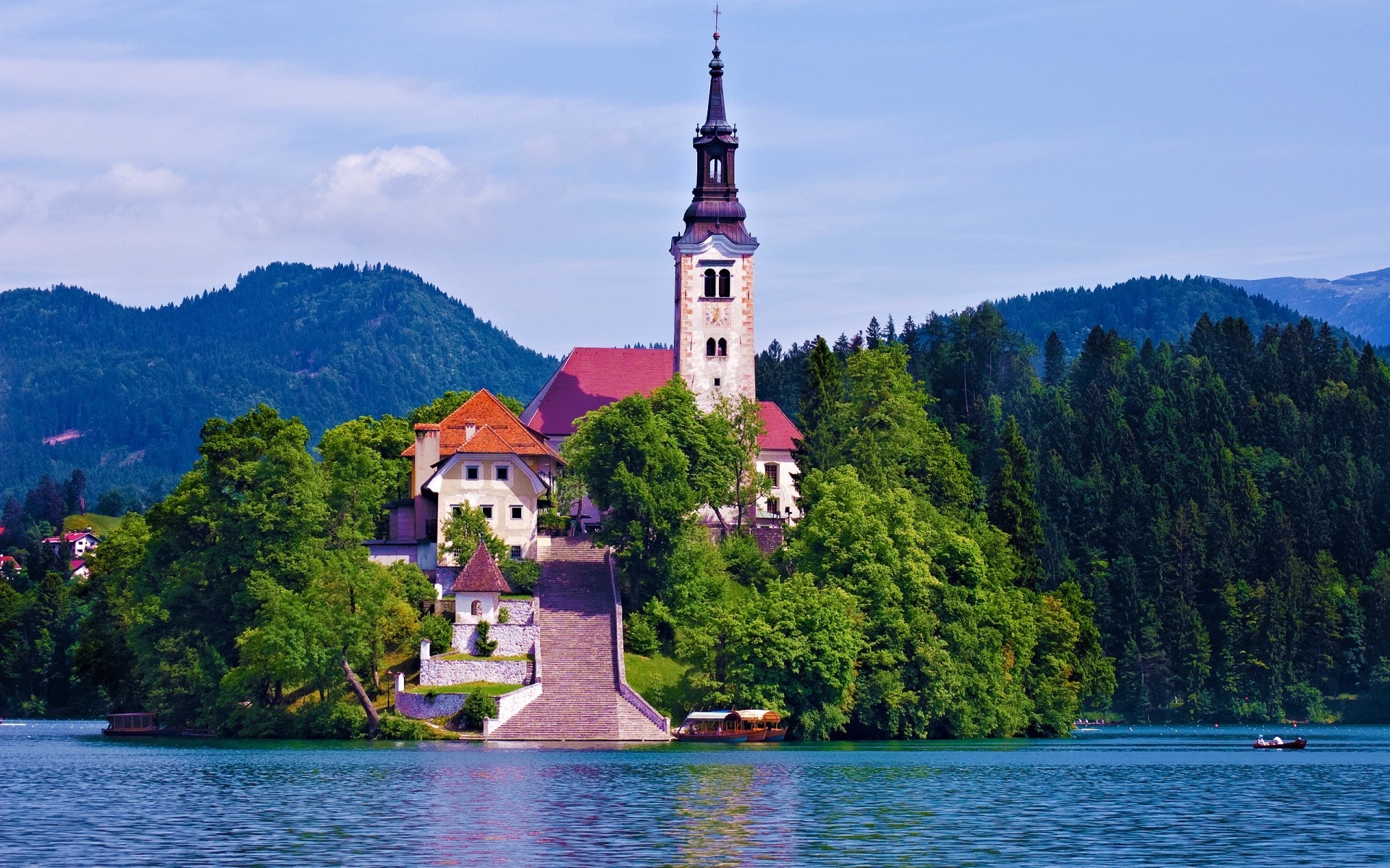 Church on an island in Lake Bled with mountains HD Wallpaper