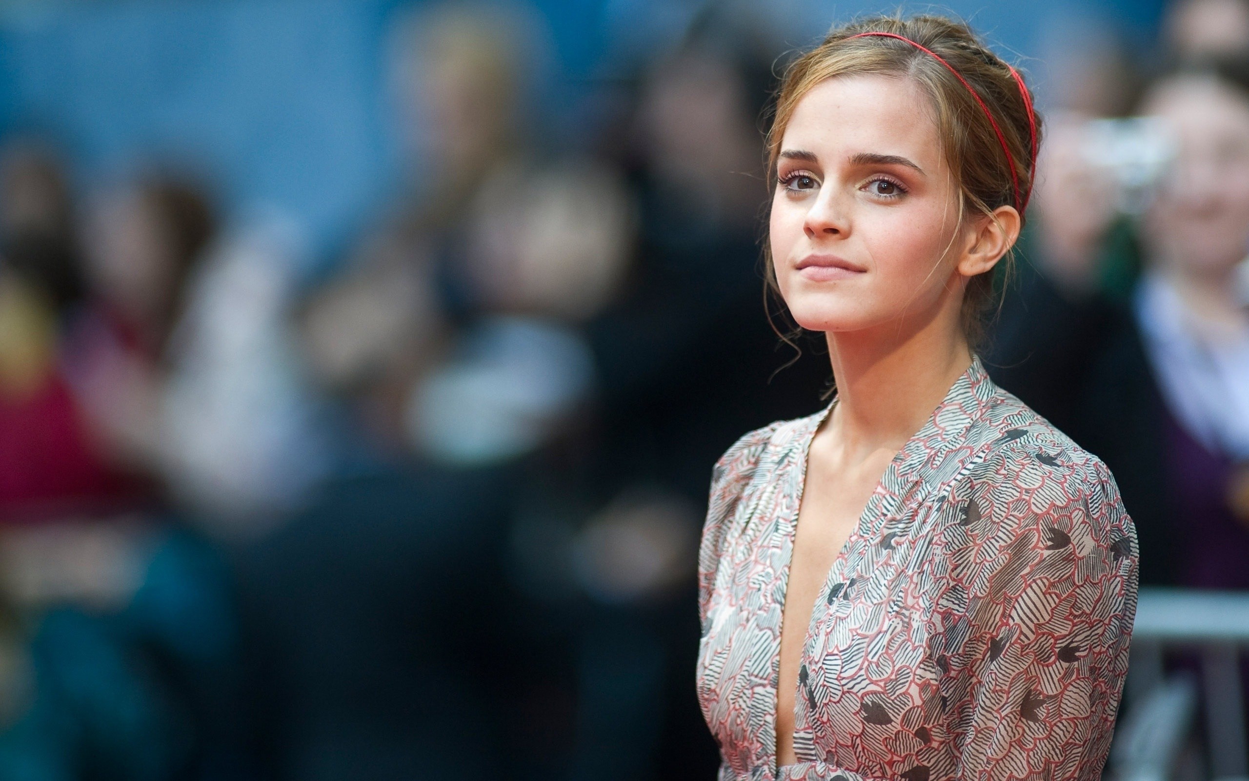 Emma Watson on a red carpet HD Wallpaper