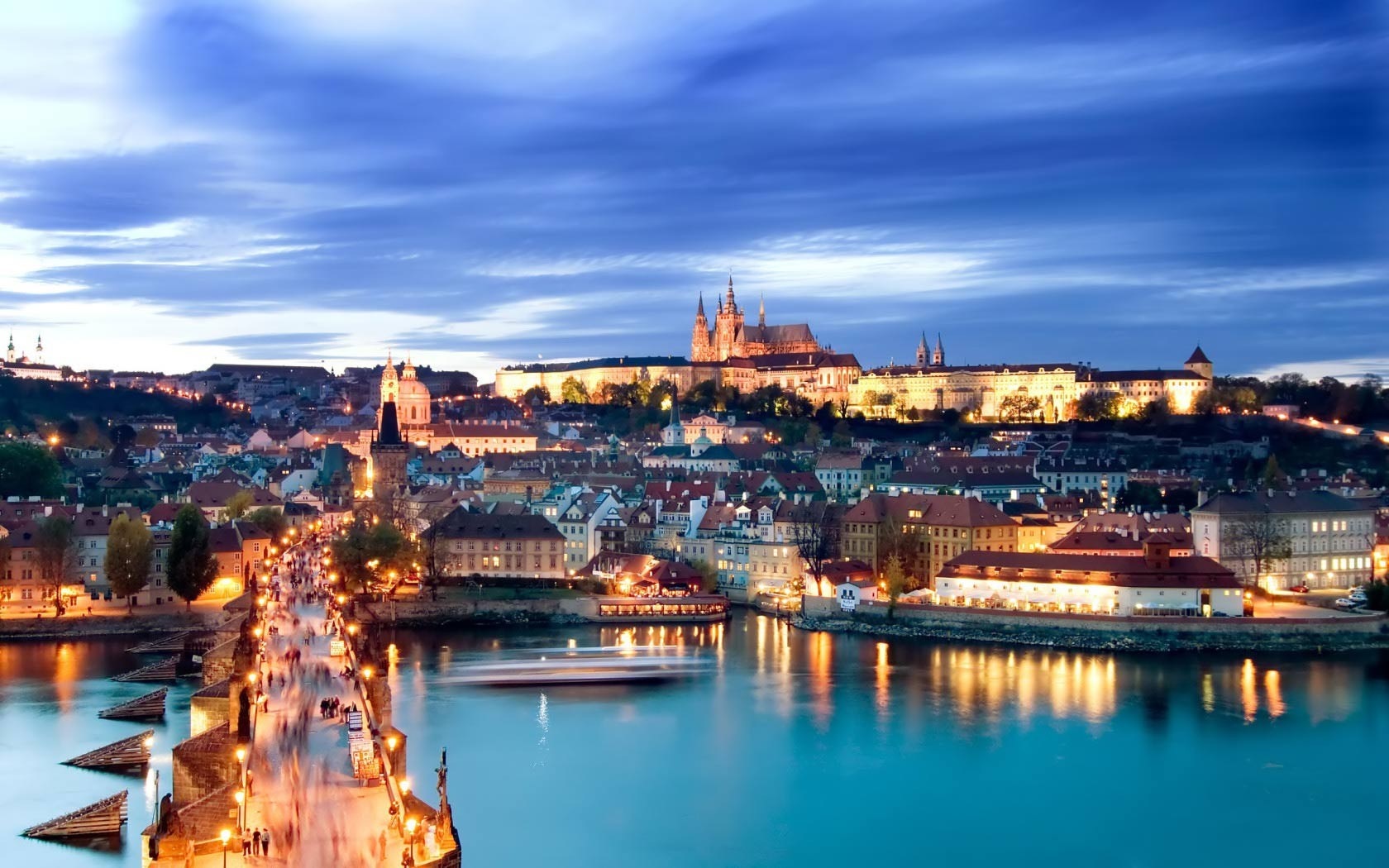 Charles Bridge and Prague Castle at Dusk HD Wallpaper