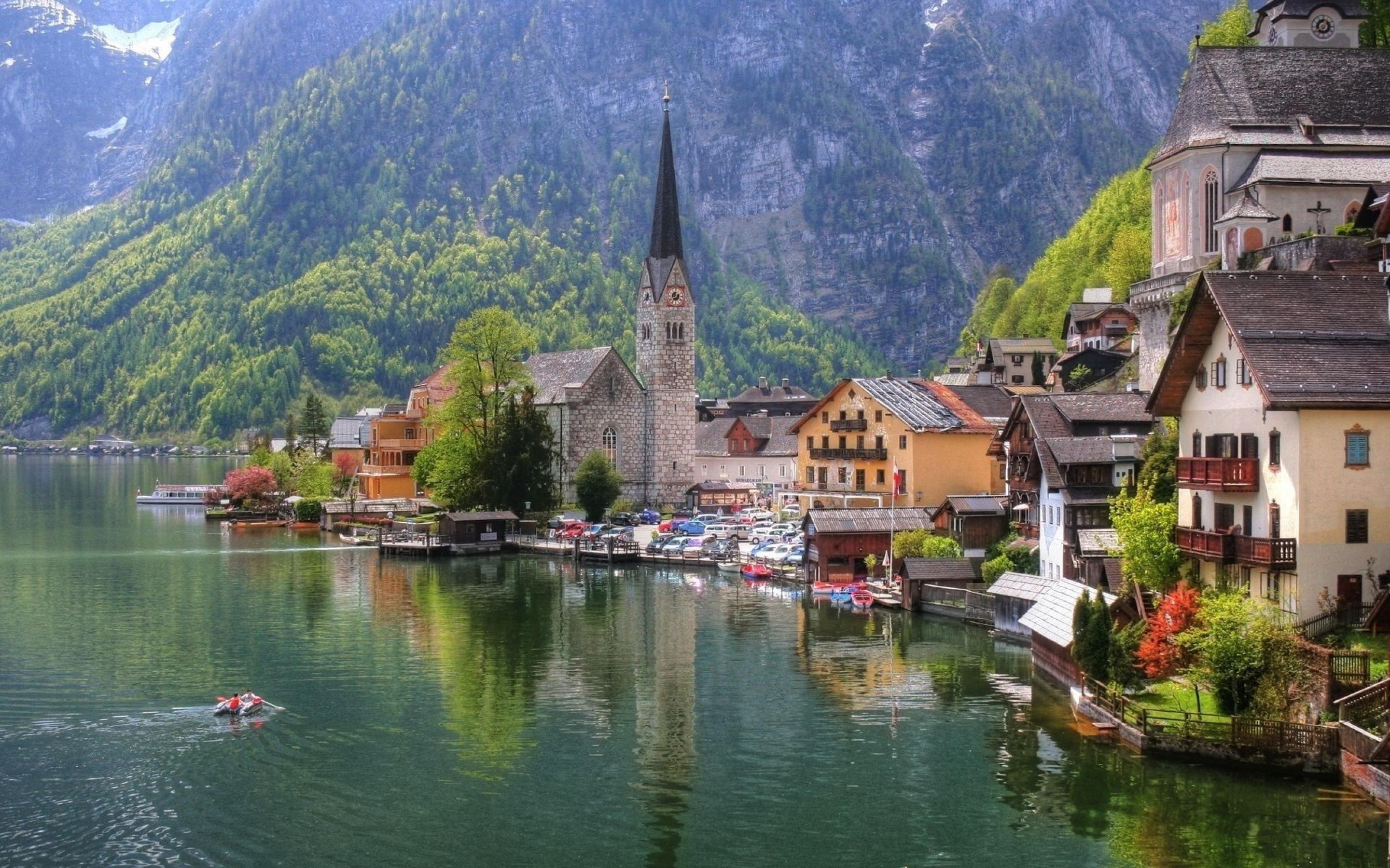 Hallstatt village on Hallstatter See lake, Austria HD Wallpaper