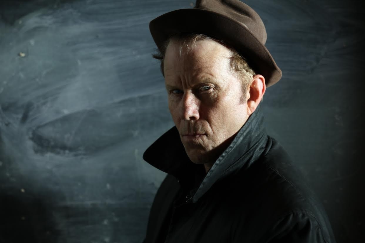 Tom Waits wearing a hat and trench coat HD Wallpaper