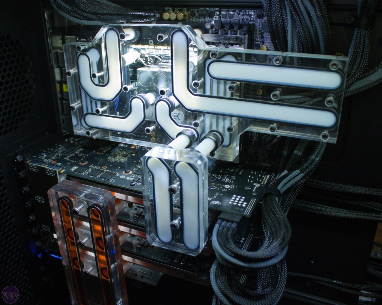 Custom PC water cooling system with GPUs HD Wallpaper