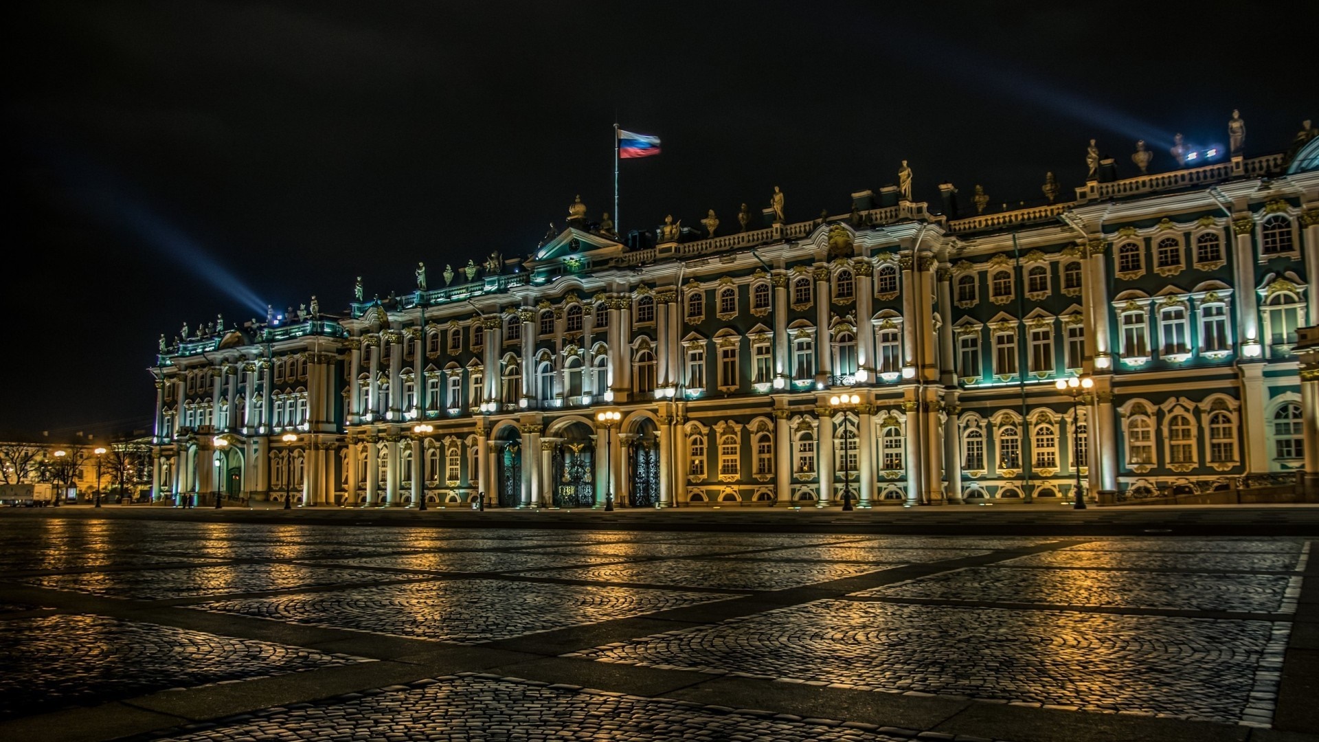 Winter Palace at night with Russian flag HD Wallpaper