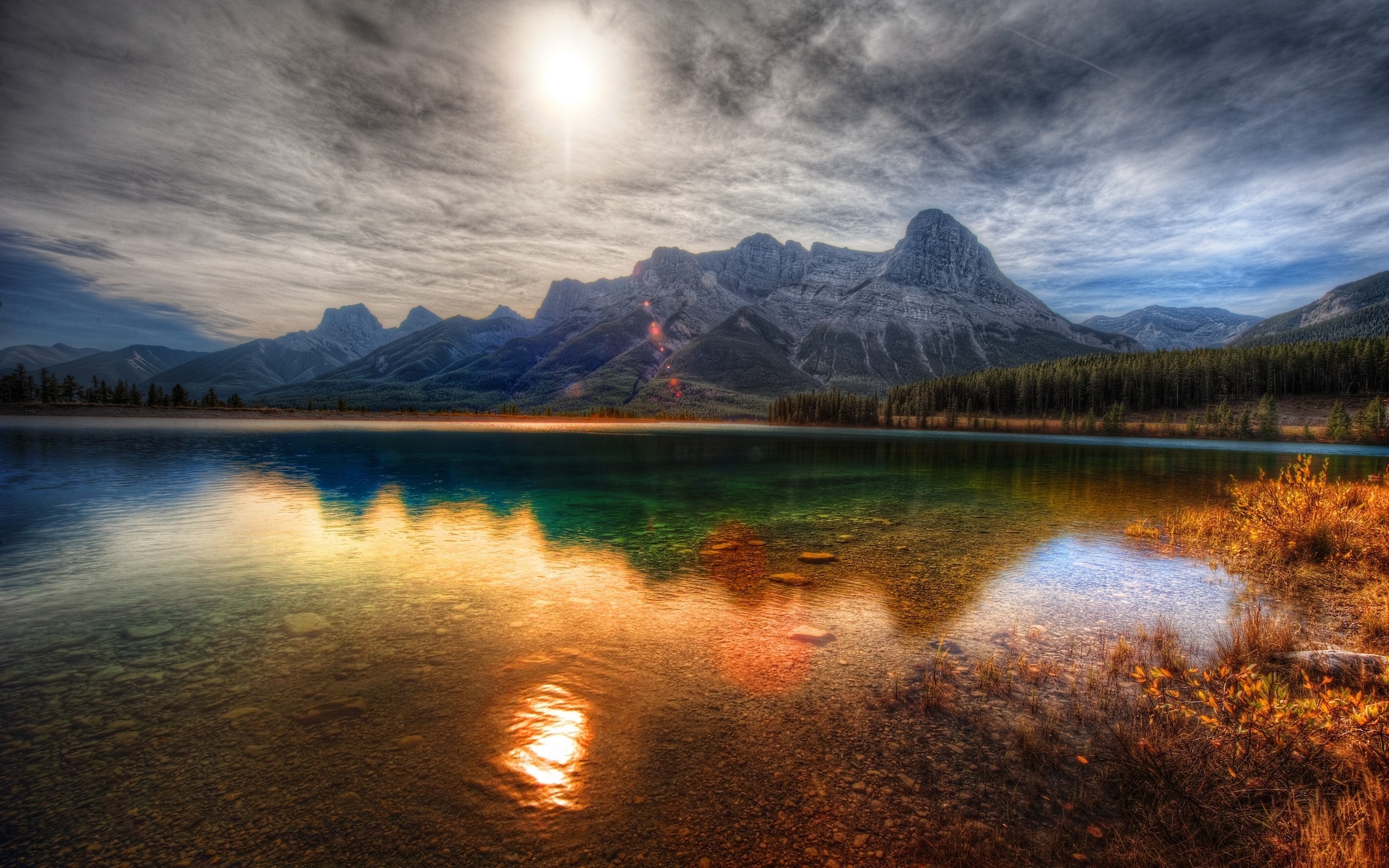 Lake and mountains with sun reflection HD Wallpaper
