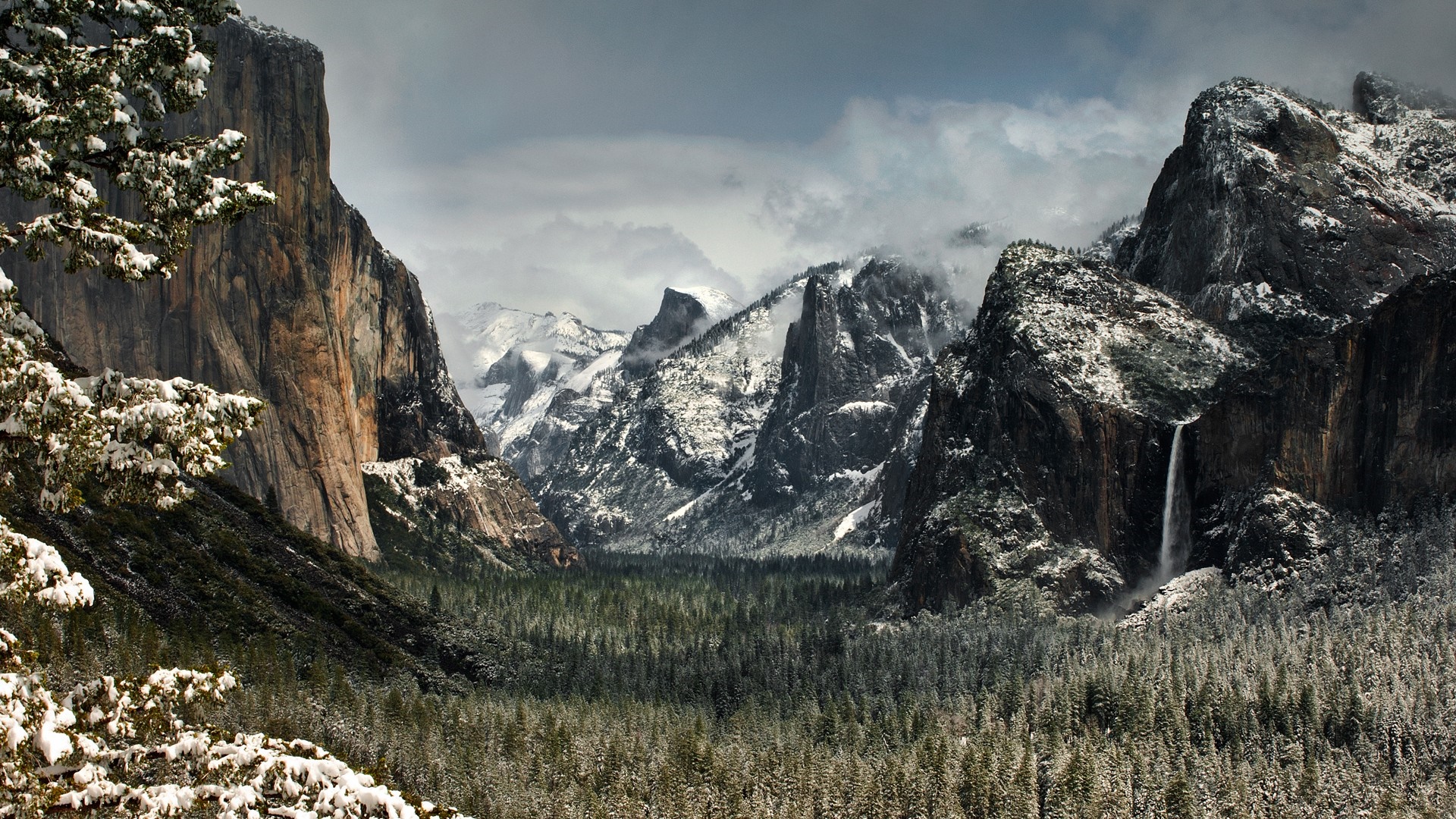 Snowy Yosemite Valley with El Capitan and Bridalveil Fall HD Wallpaper