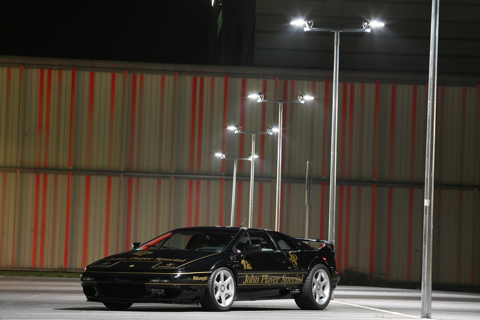 Black Lotus Esprit John Player Special car at night HD Wallpaper