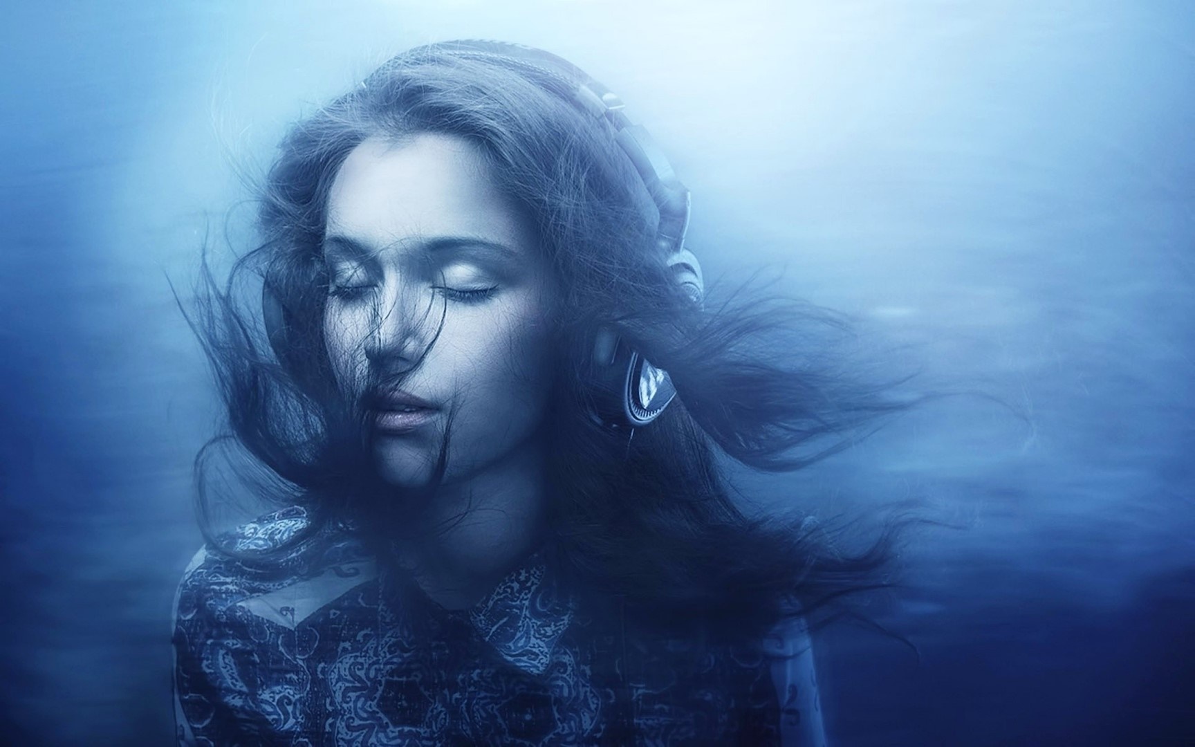 Woman with headphones listening to music HD Wallpaper