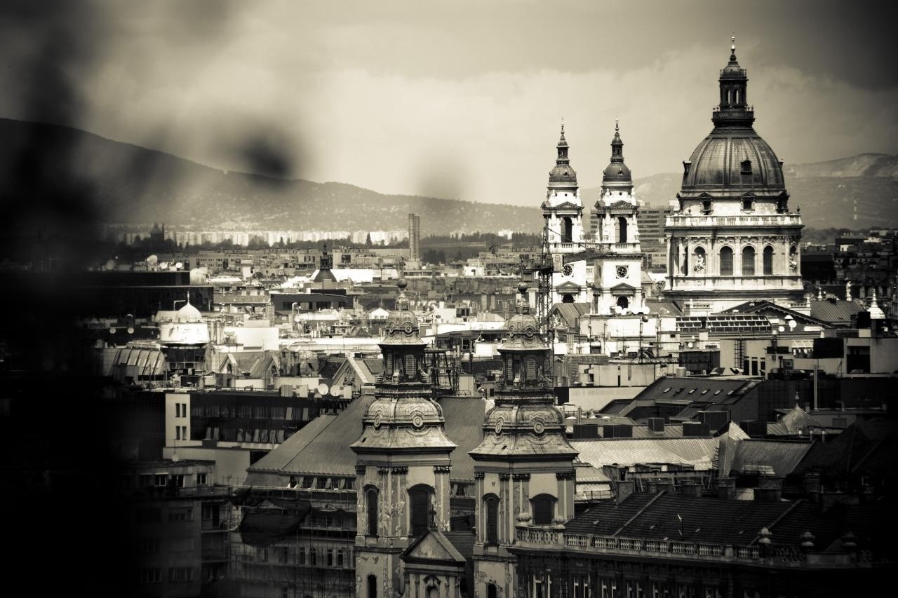 Budapest cityscape with St. Stephen's Basilica HD Wallpaper