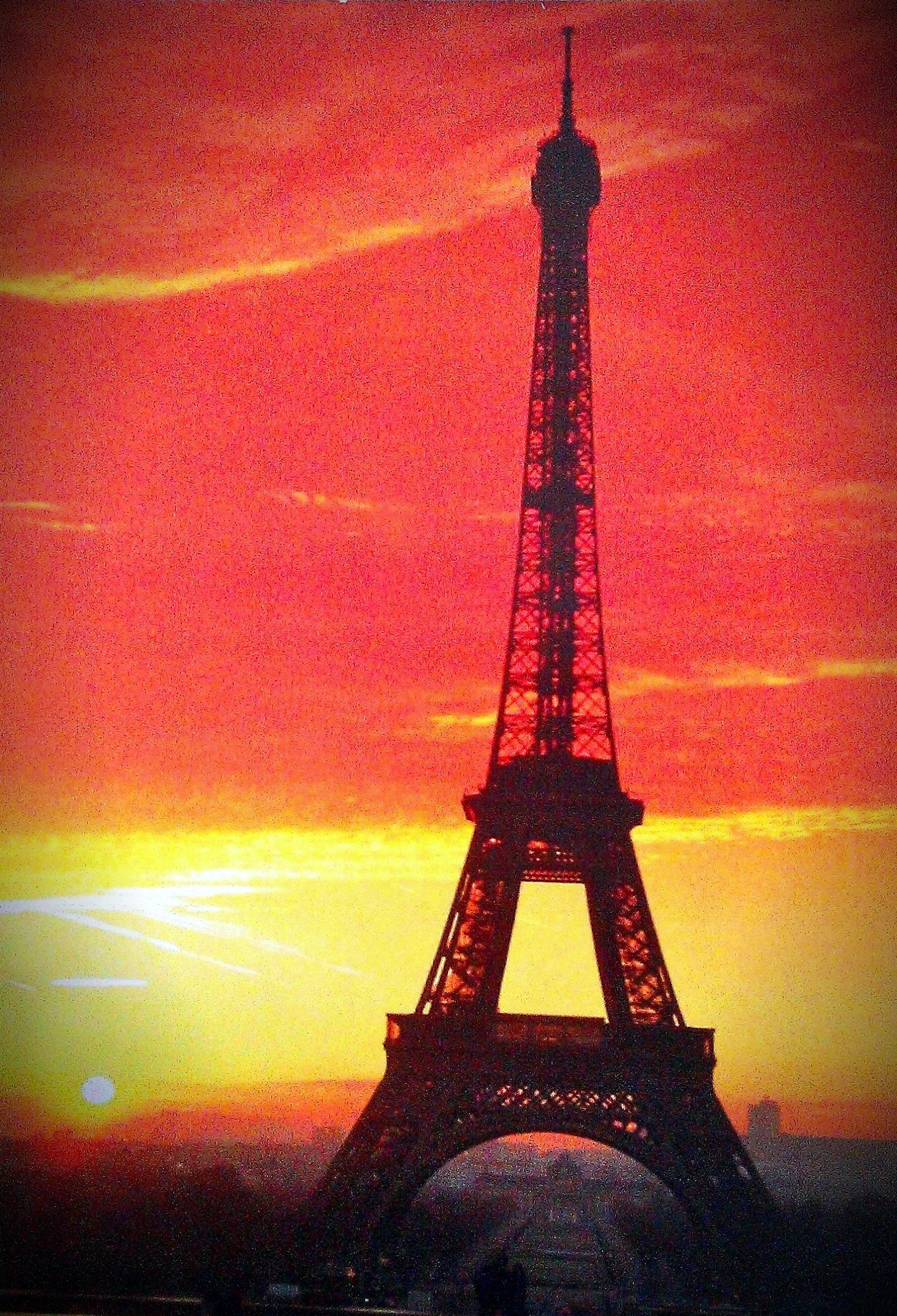 Eiffel Tower at sunset in Paris, France HD Wallpaper