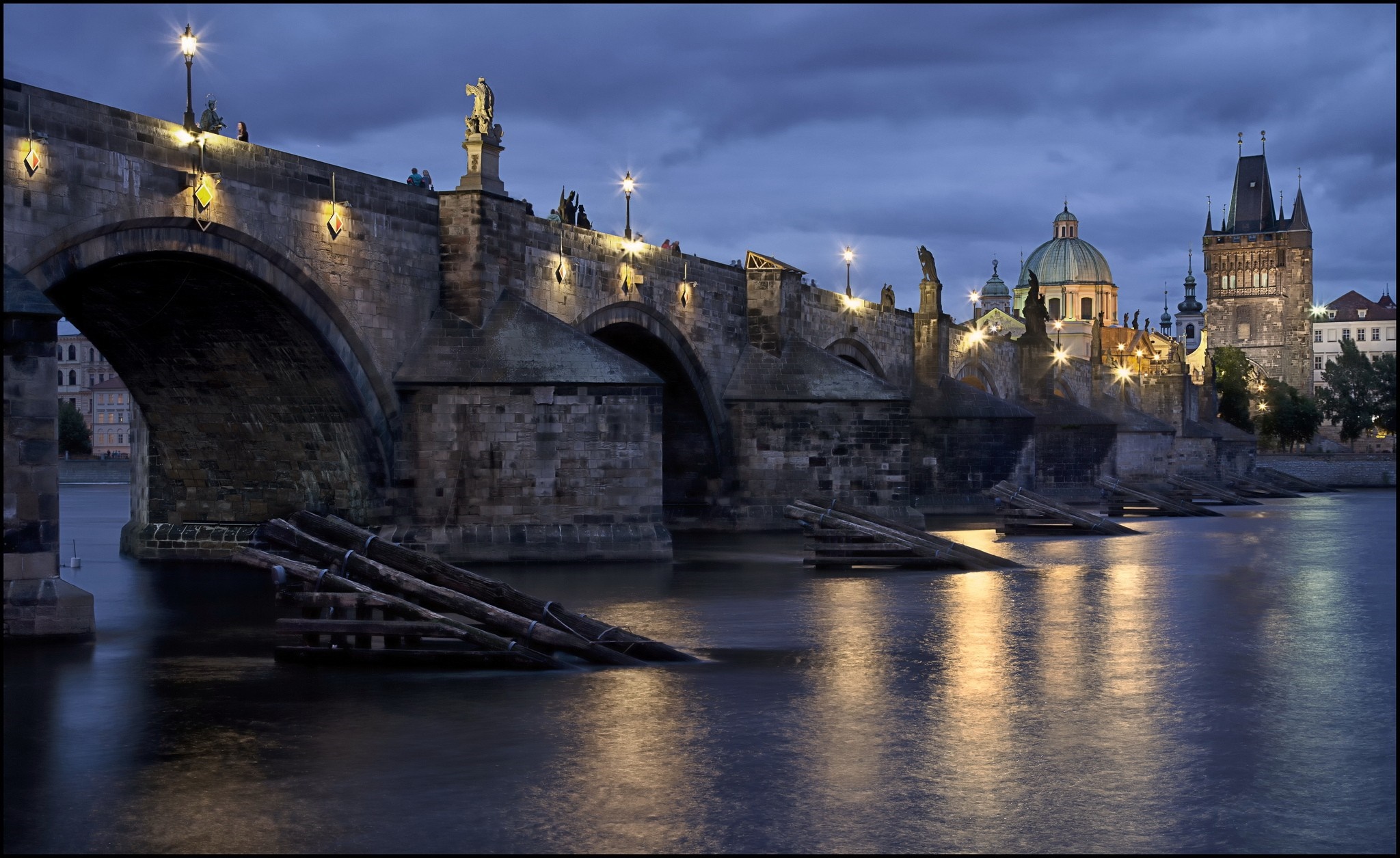 Charles Bridge at dusk with Prague Old Town Bridge Tower HD Wallpaper
