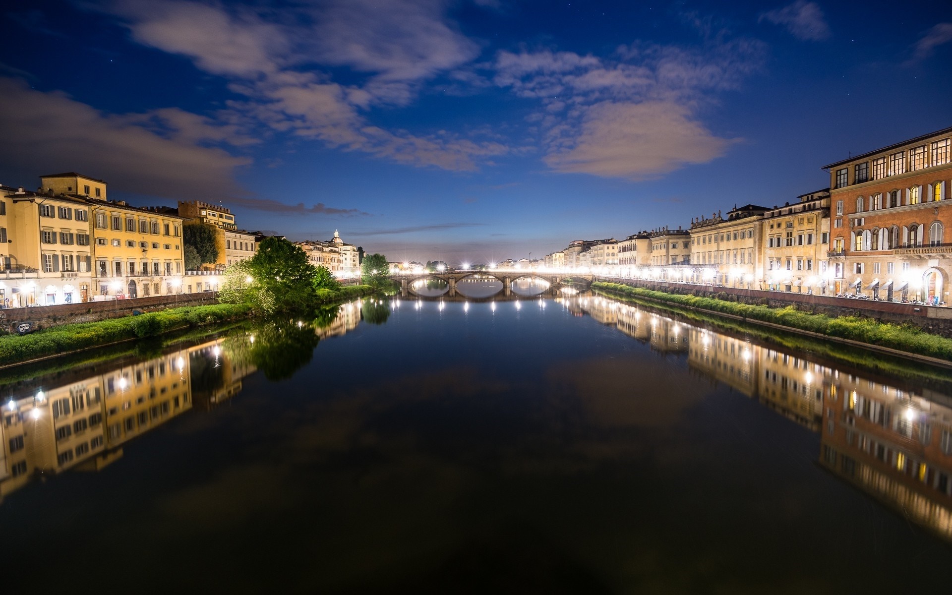 Florence cityscape at night with Arno River and Ponte Vecchio HD Wallpaper