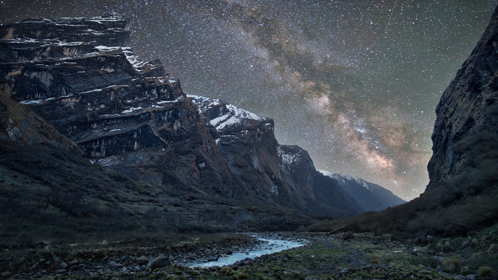 Milky Way over rocky mountains and river at night HD Wallpaper