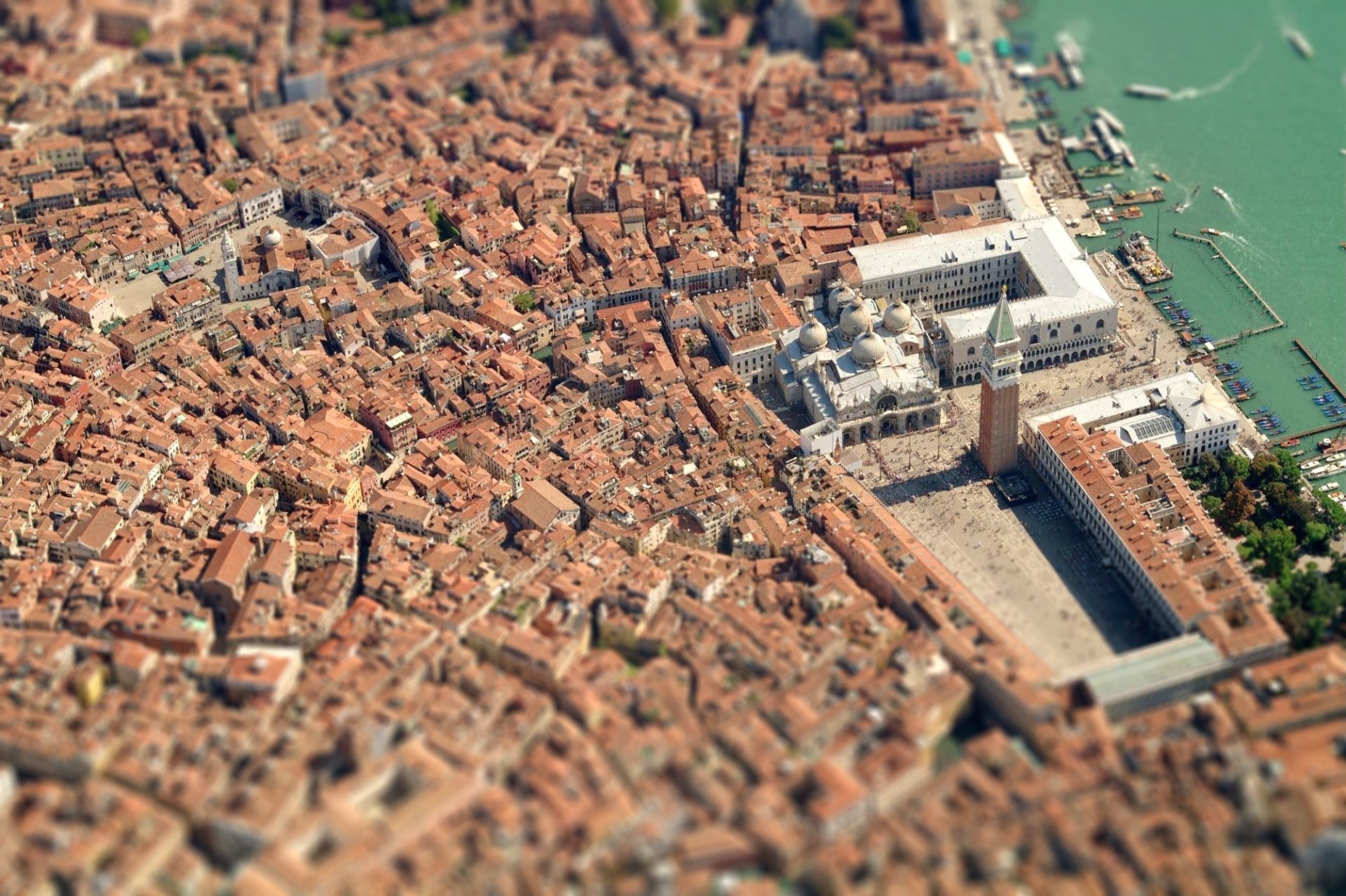 Aerial tilt-shift photography of Venice cityscape and canal HD Wallpaper