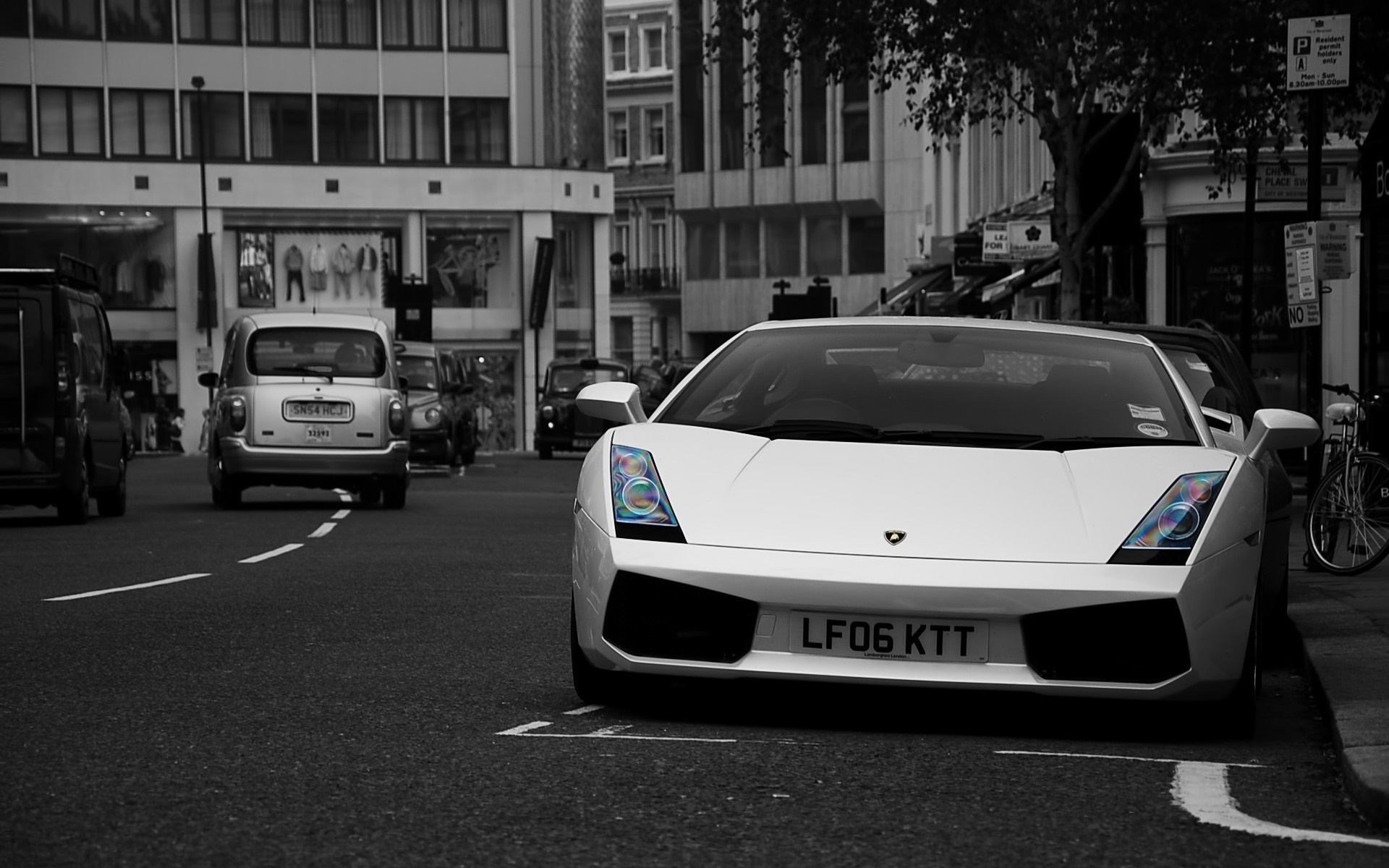 White Lamborghini Gallardo on a city street HD Wallpaper