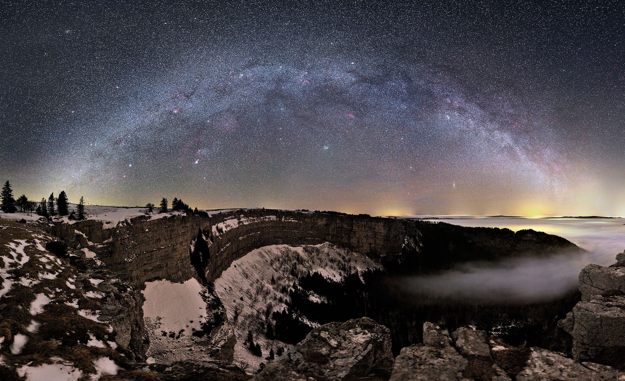 Milky Way over a snowy canyon at night HD Wallpaper
