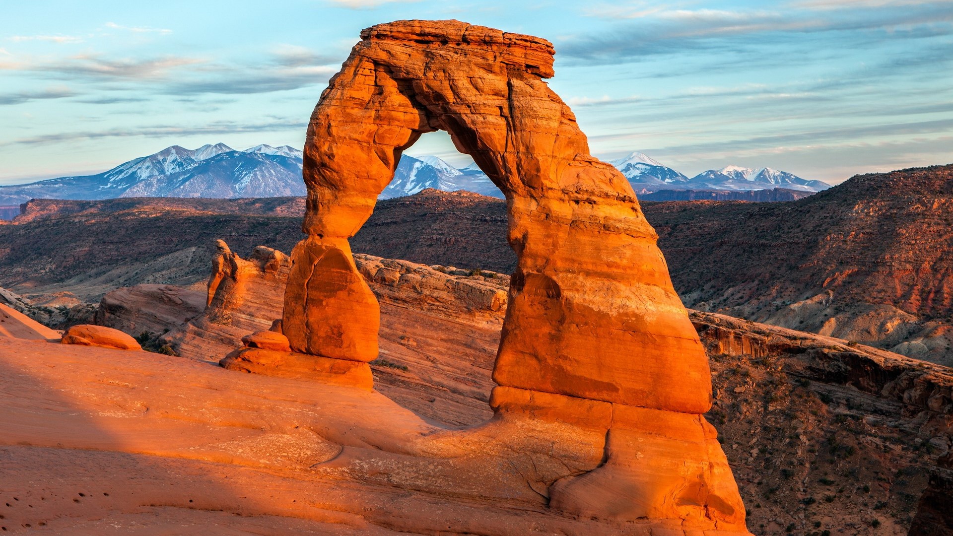 Delicate Arch at Sunset, Arches National Park HD Wallpaper