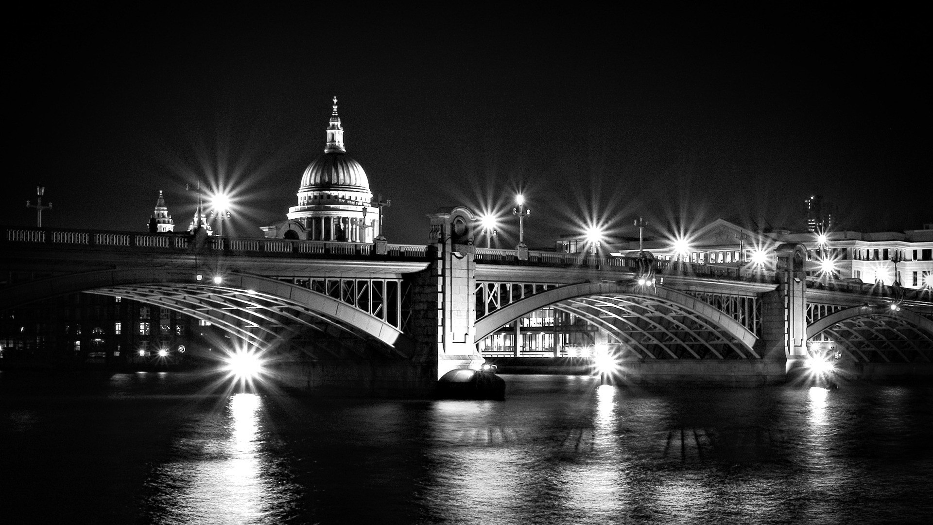 Black and white night view of London Bridge and St. Paul's Cathedral HD Wallpaper