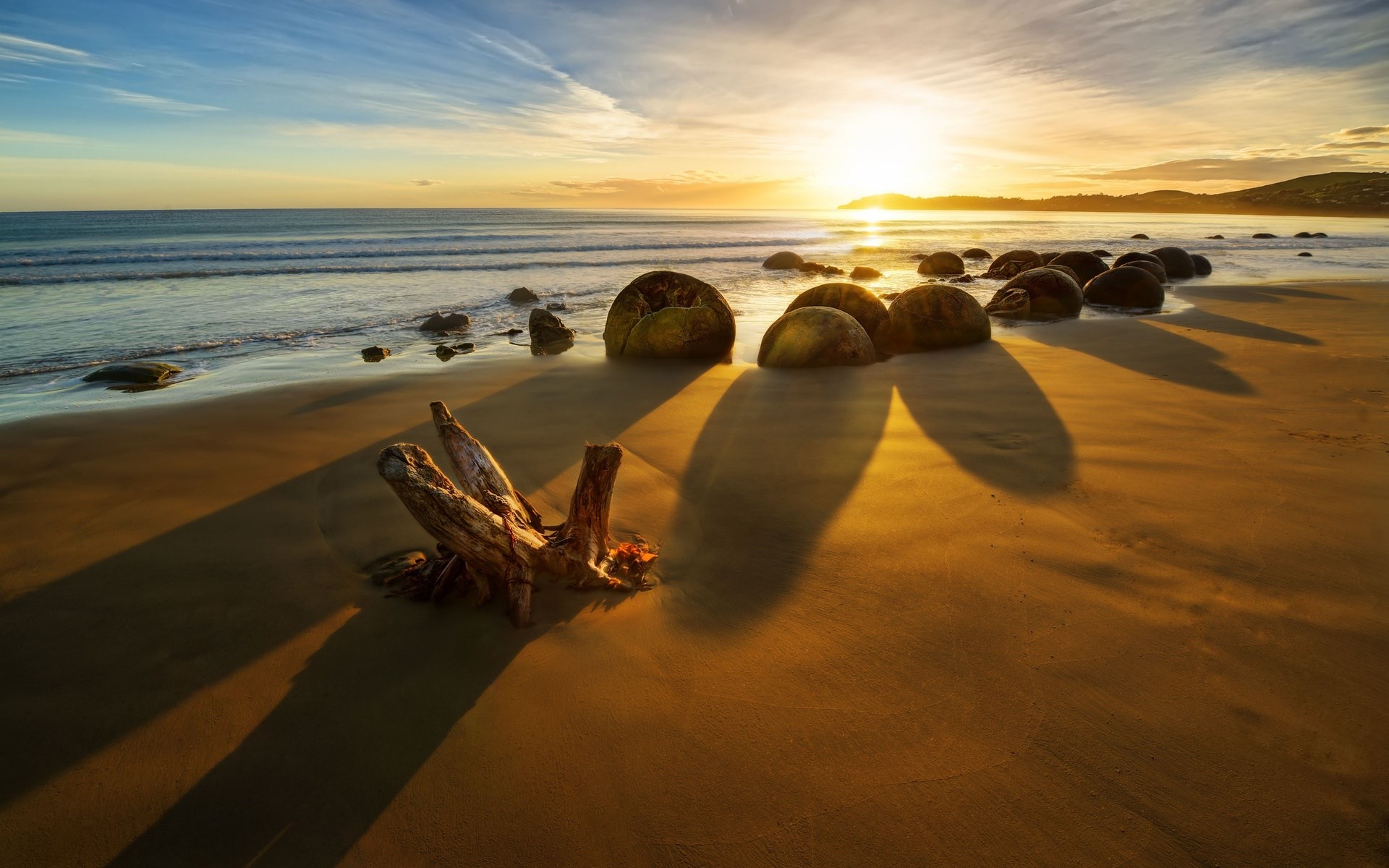 Moeraki Boulders at Sunrise HD Wallpaper