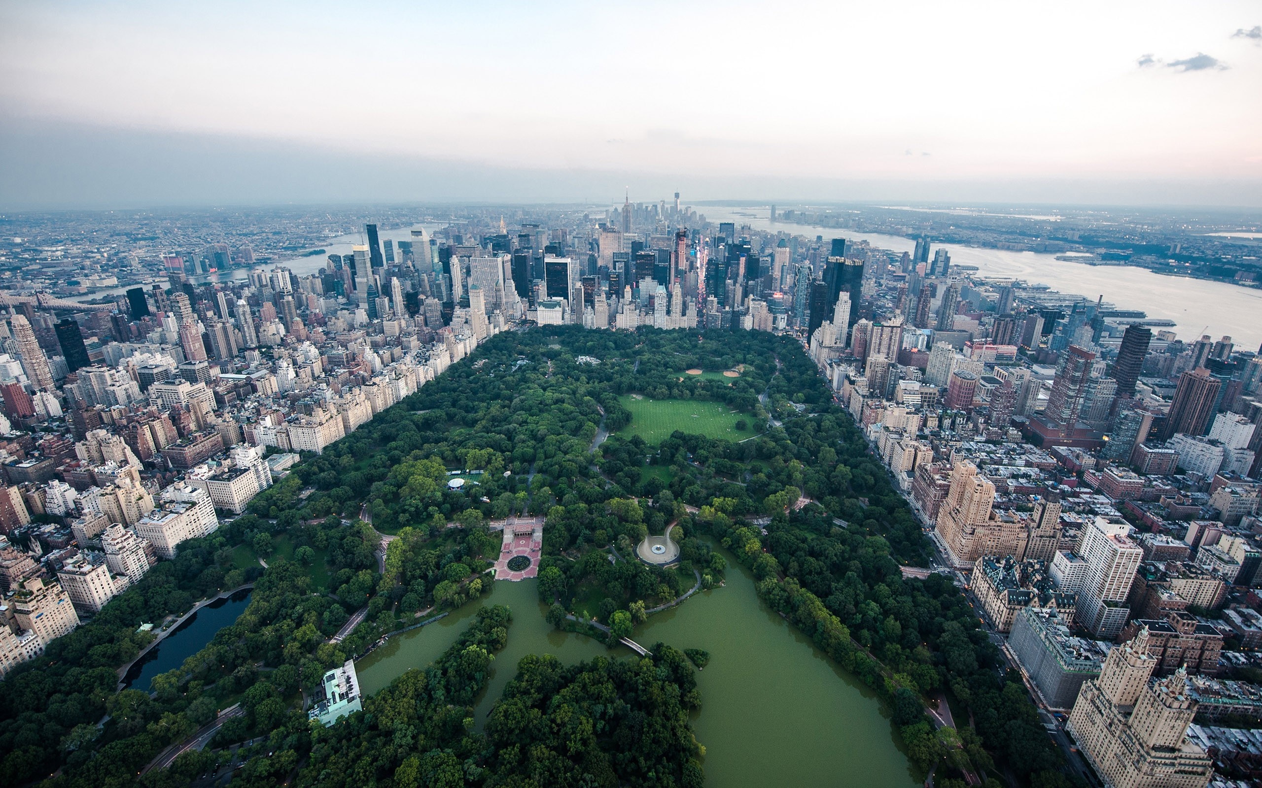 Aerial view of Central Park and New York City skyline HD Wallpaper