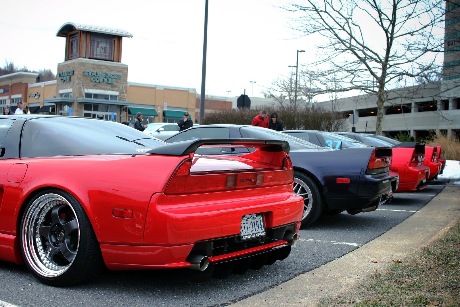 Acura NSX sports cars parked in a lot HD Wallpaper