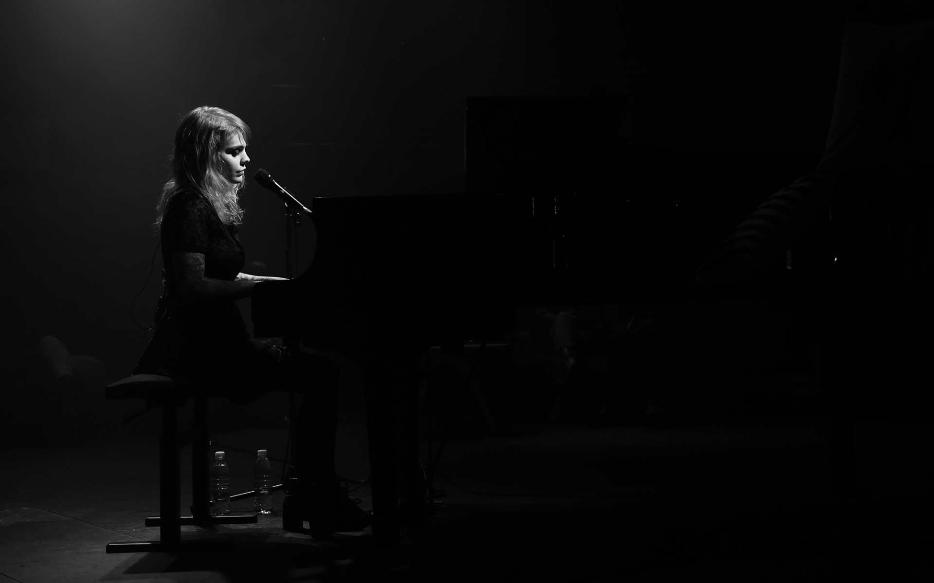 Coeur De Pirate performing on stage HD Wallpaper