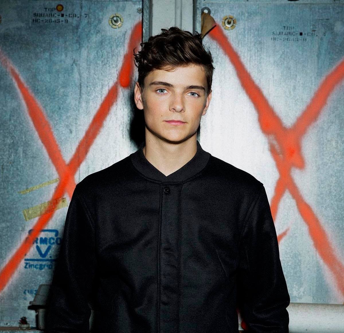 Martin Garrix in a black jacket HD Wallpaper