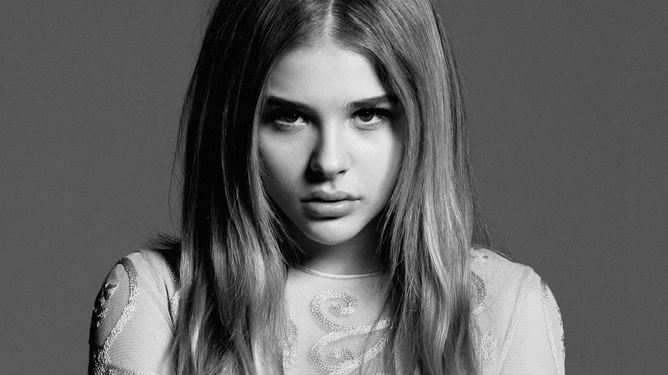 Chloe Grace Moretz portrait photography HD Wallpaper