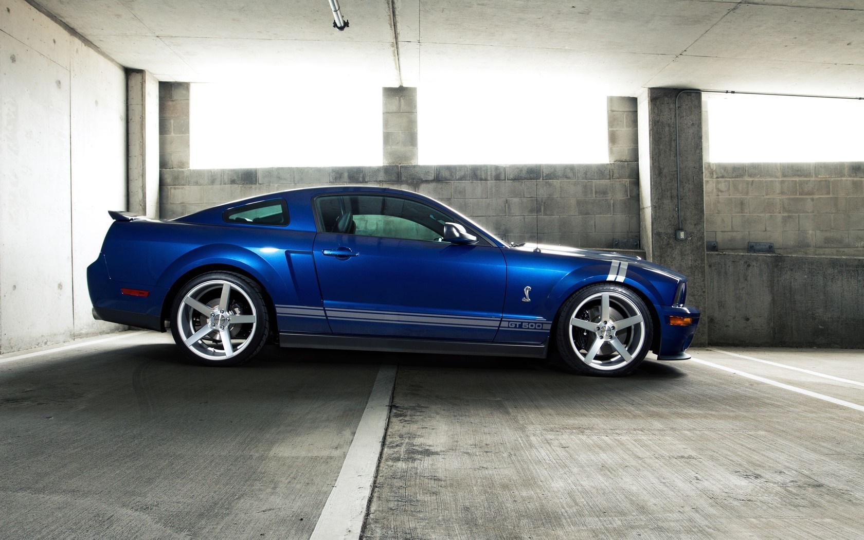 Blue Ford Shelby GT500 Mustang parked in a garage HD Wallpaper