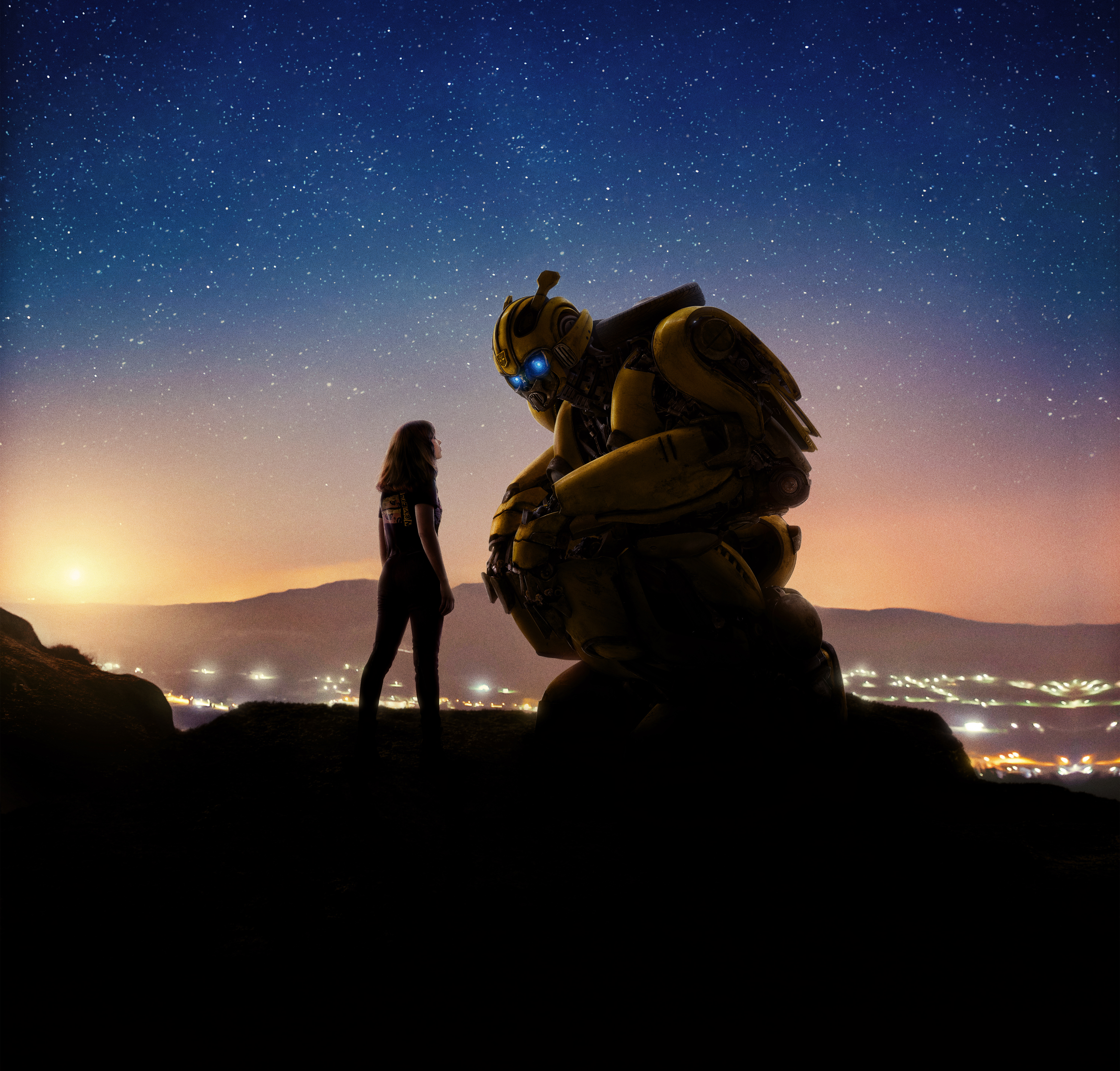Hailee Steinfeld and Bumblebee in 4K HD Wallpaper