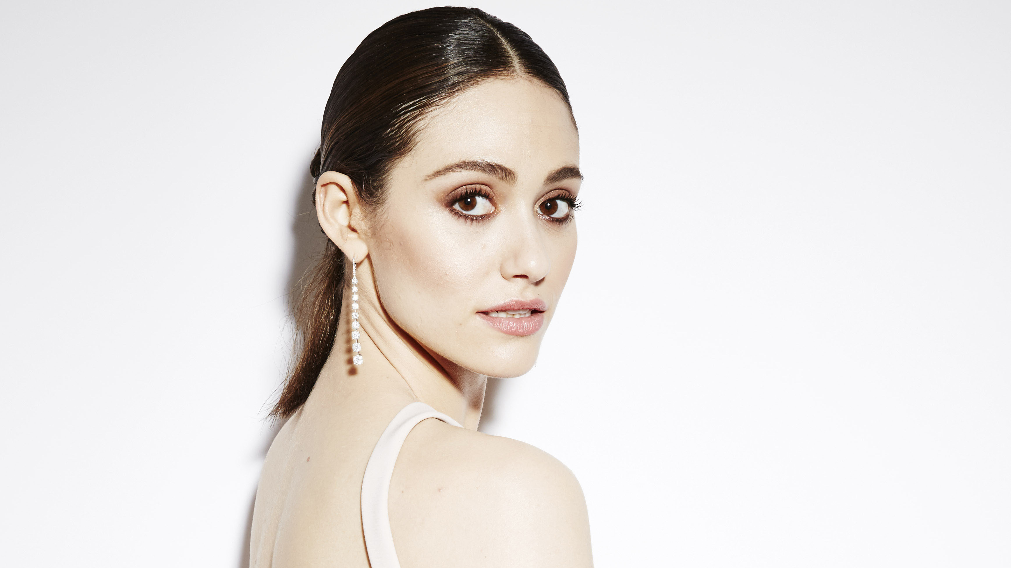 Emmy Rossum 4K HD Wallpaper