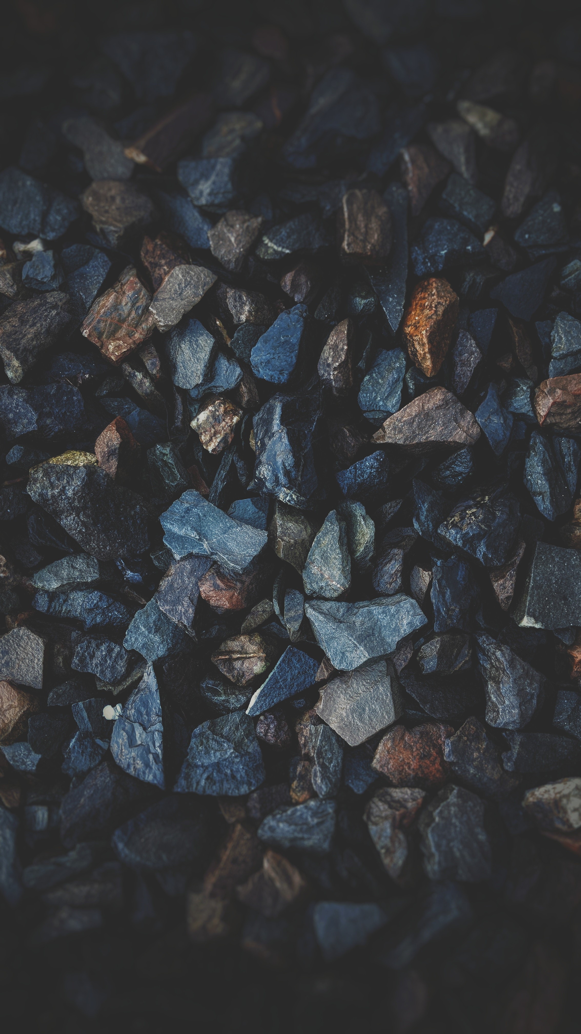 Close-up of dark gravel and stones HD Phone Wallpaper