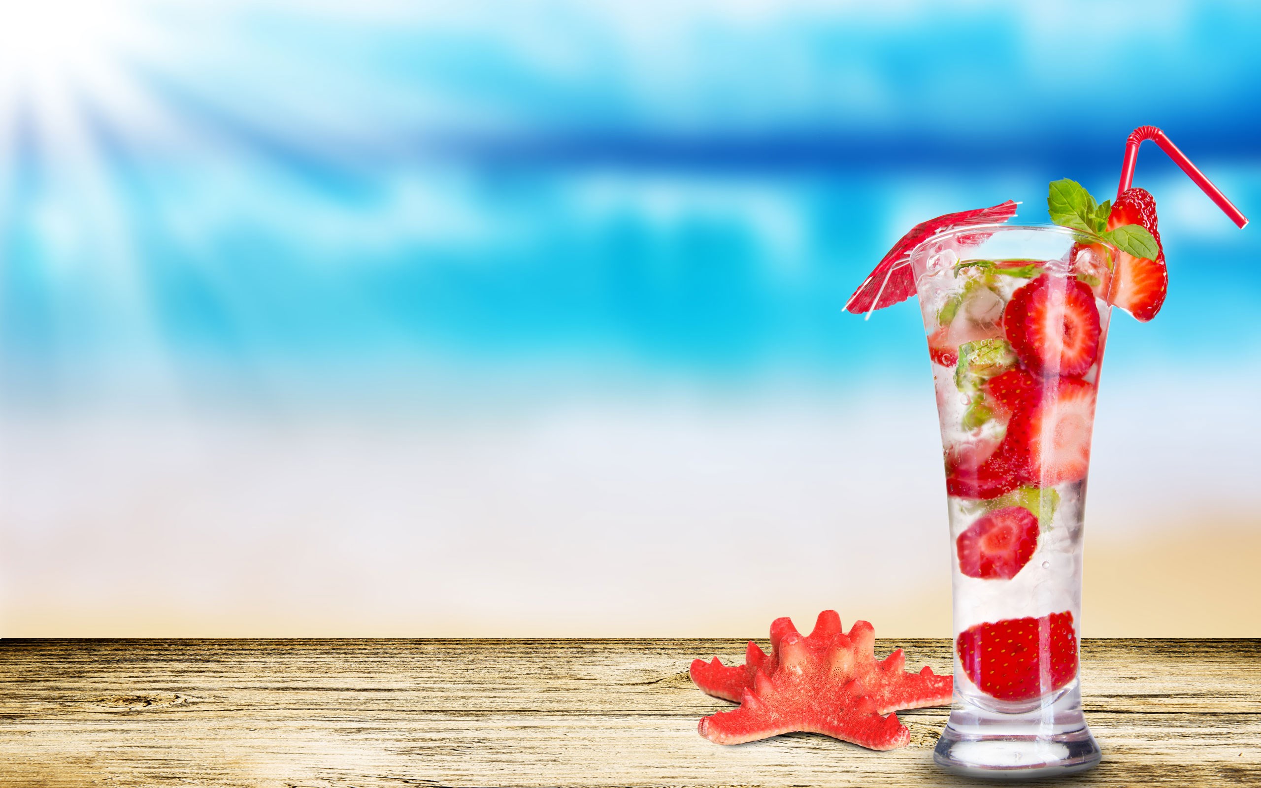Strawberry Mojito on a Wooden Table at the Beach HD Wallpaper