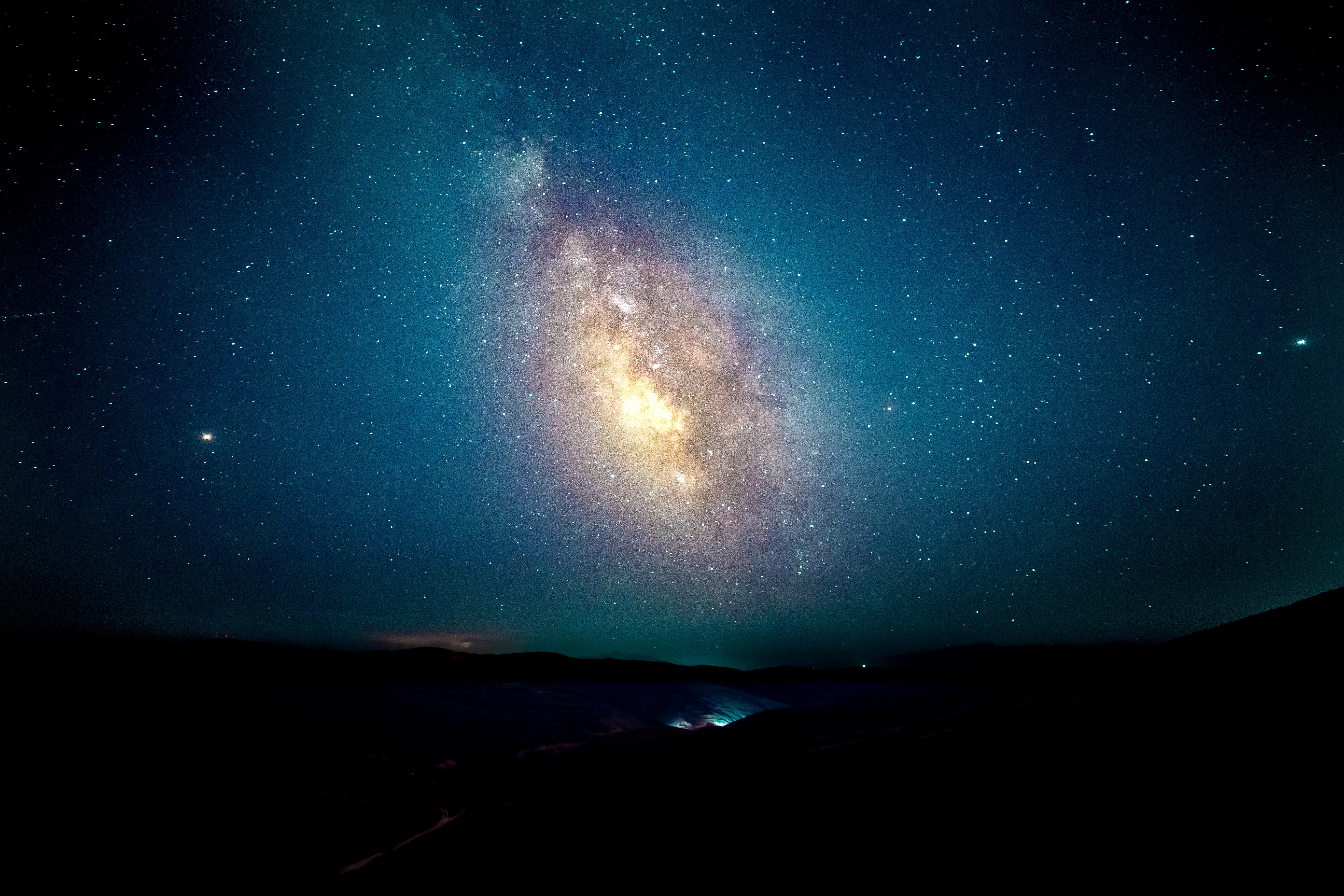 Milky Way Galaxy in a Starry Night Sky HD Wallpaper
