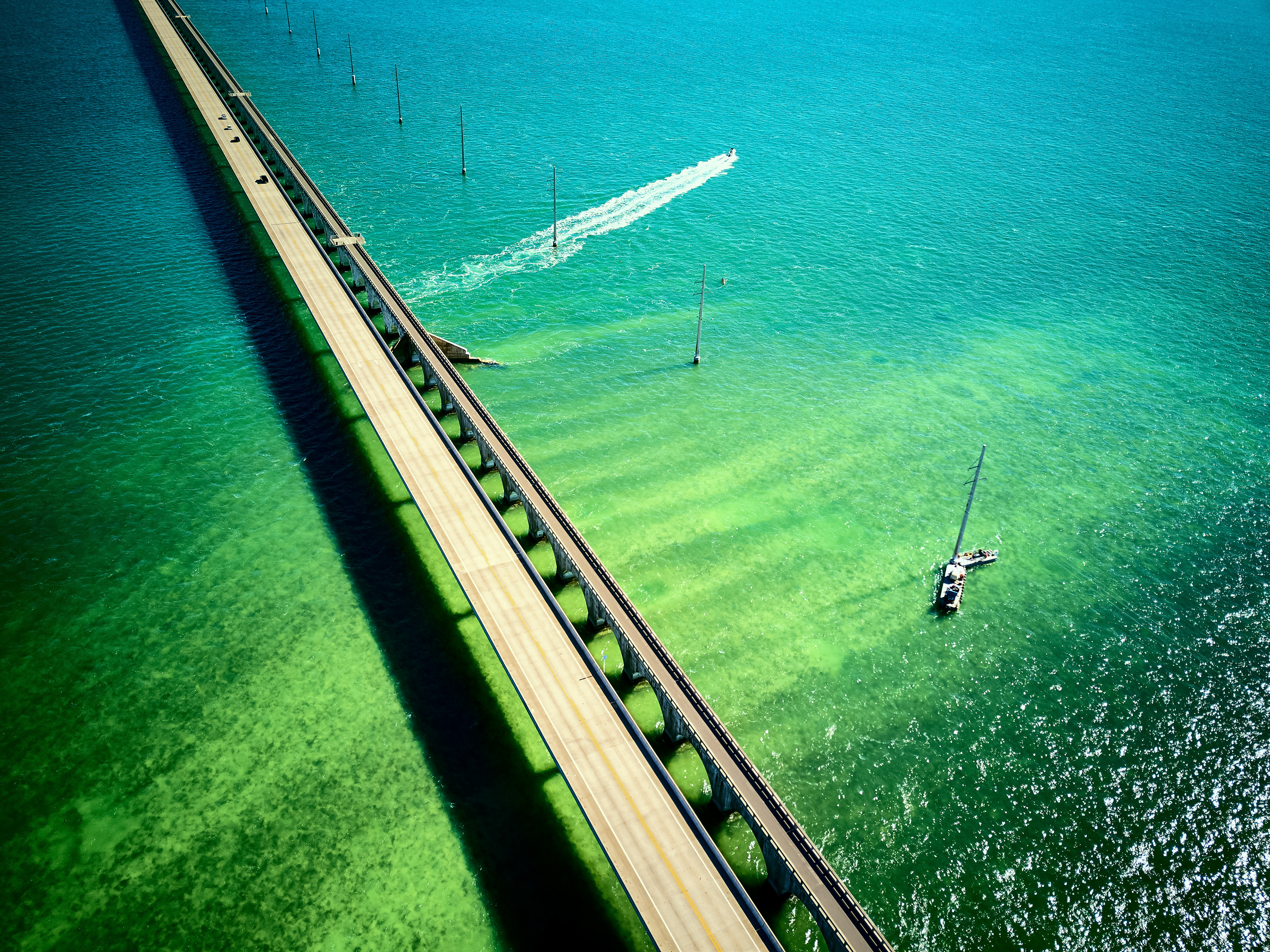 Aerial view of Seven Mile Bridge, Florida Keys, 4K HD Wallpaper